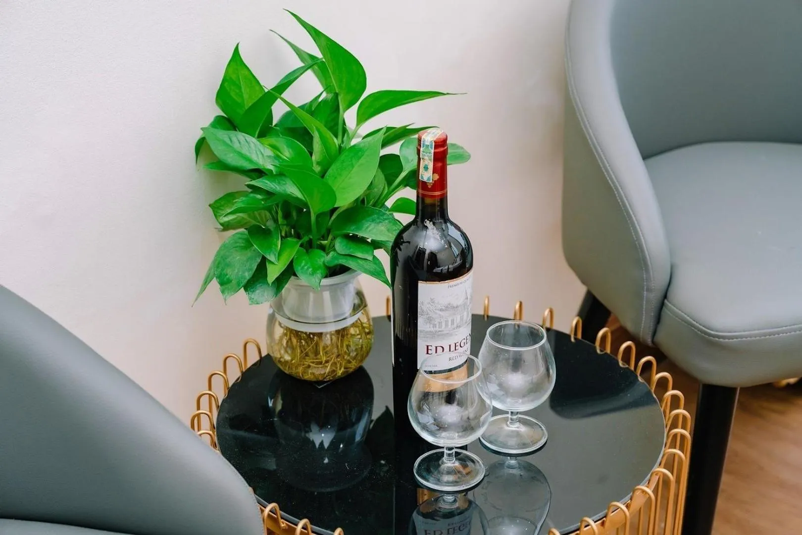 Lang Chai Metrpolis Cat Ba Hotel and Restaurant