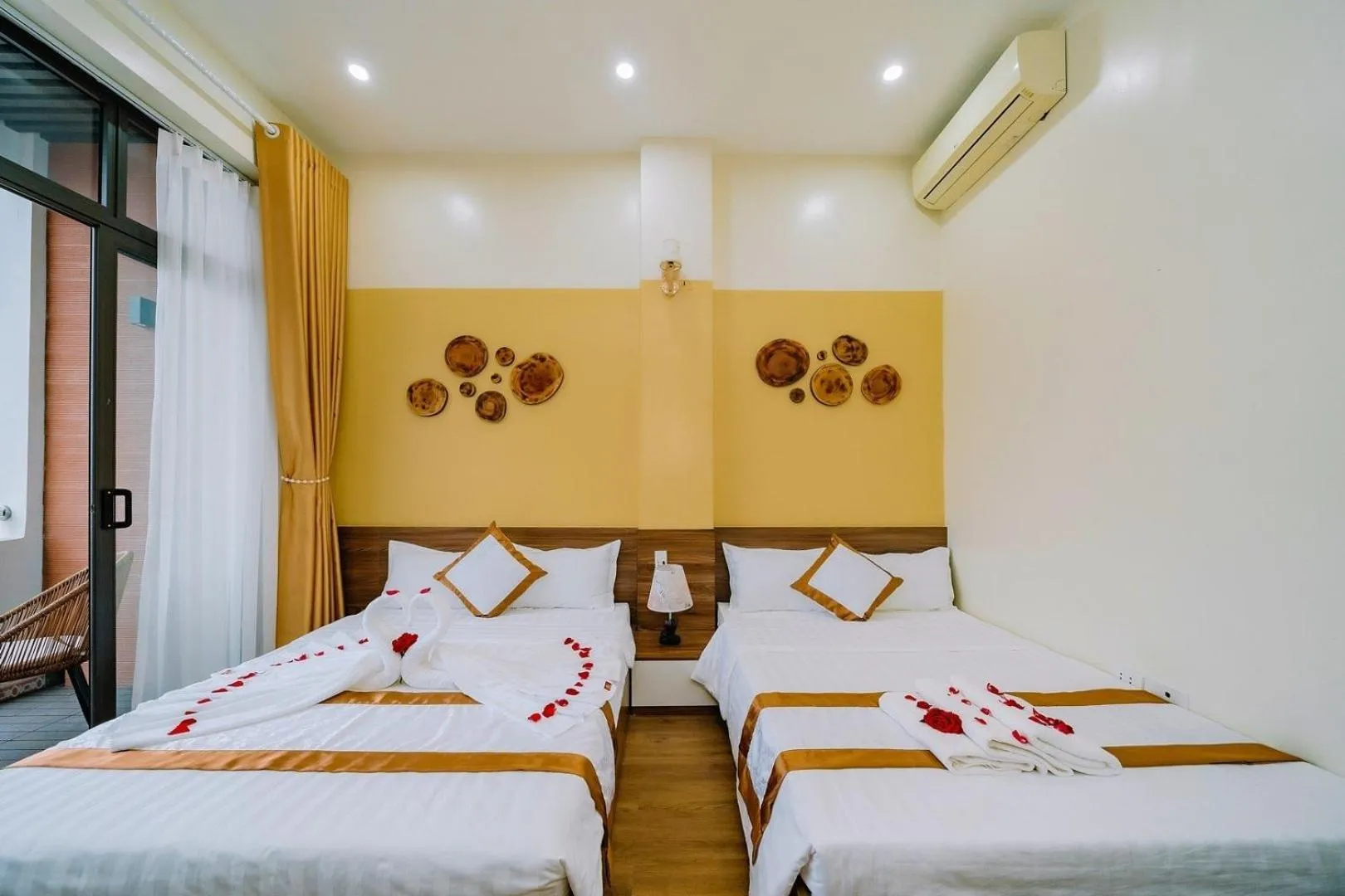 Lang Chai Metrpolis Cat Ba Hotel and Restaurant