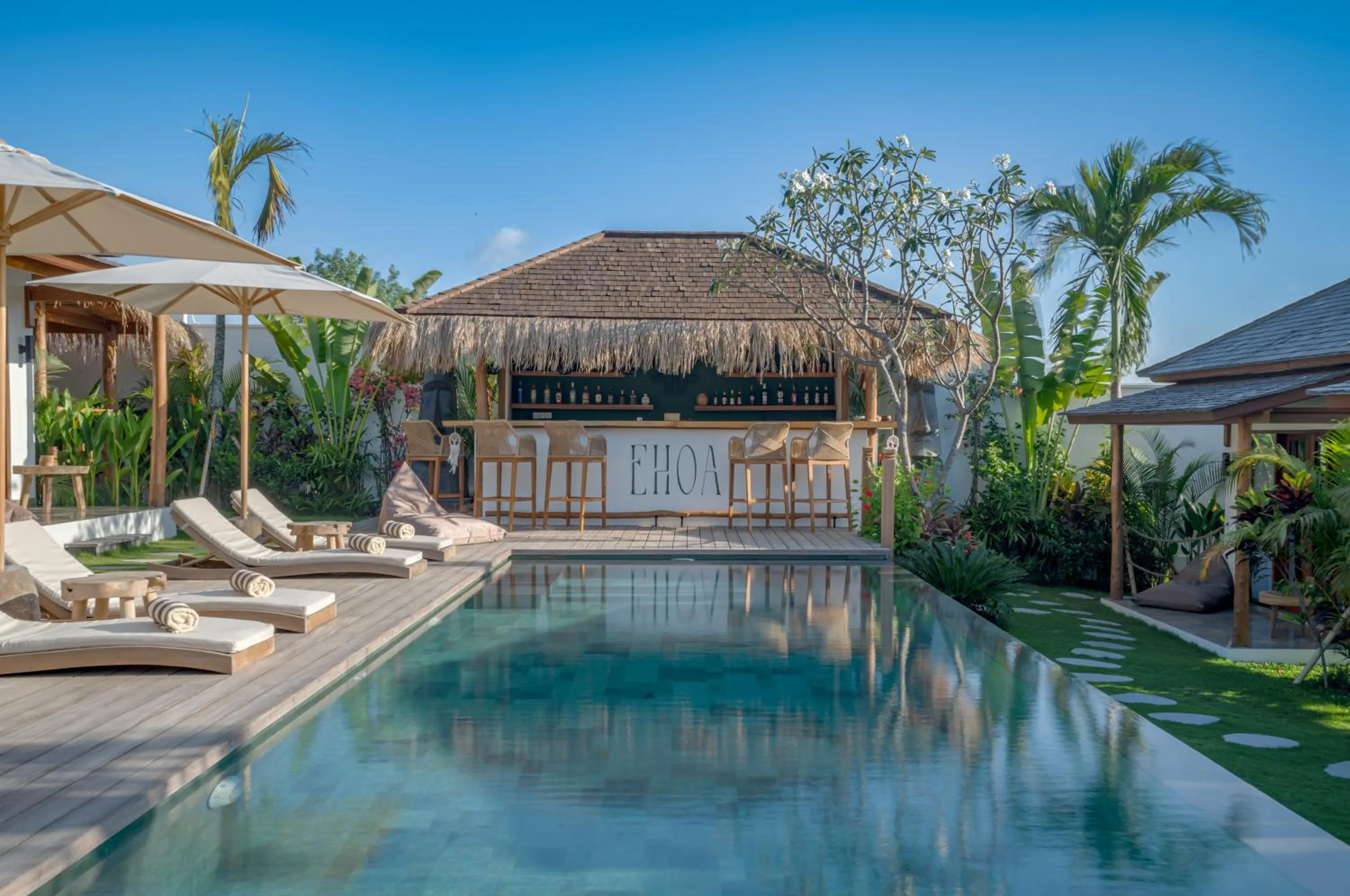 Swimming pool in EHOA NYANYI BEACH Boutique Hotel - In front of entrance to NUANU