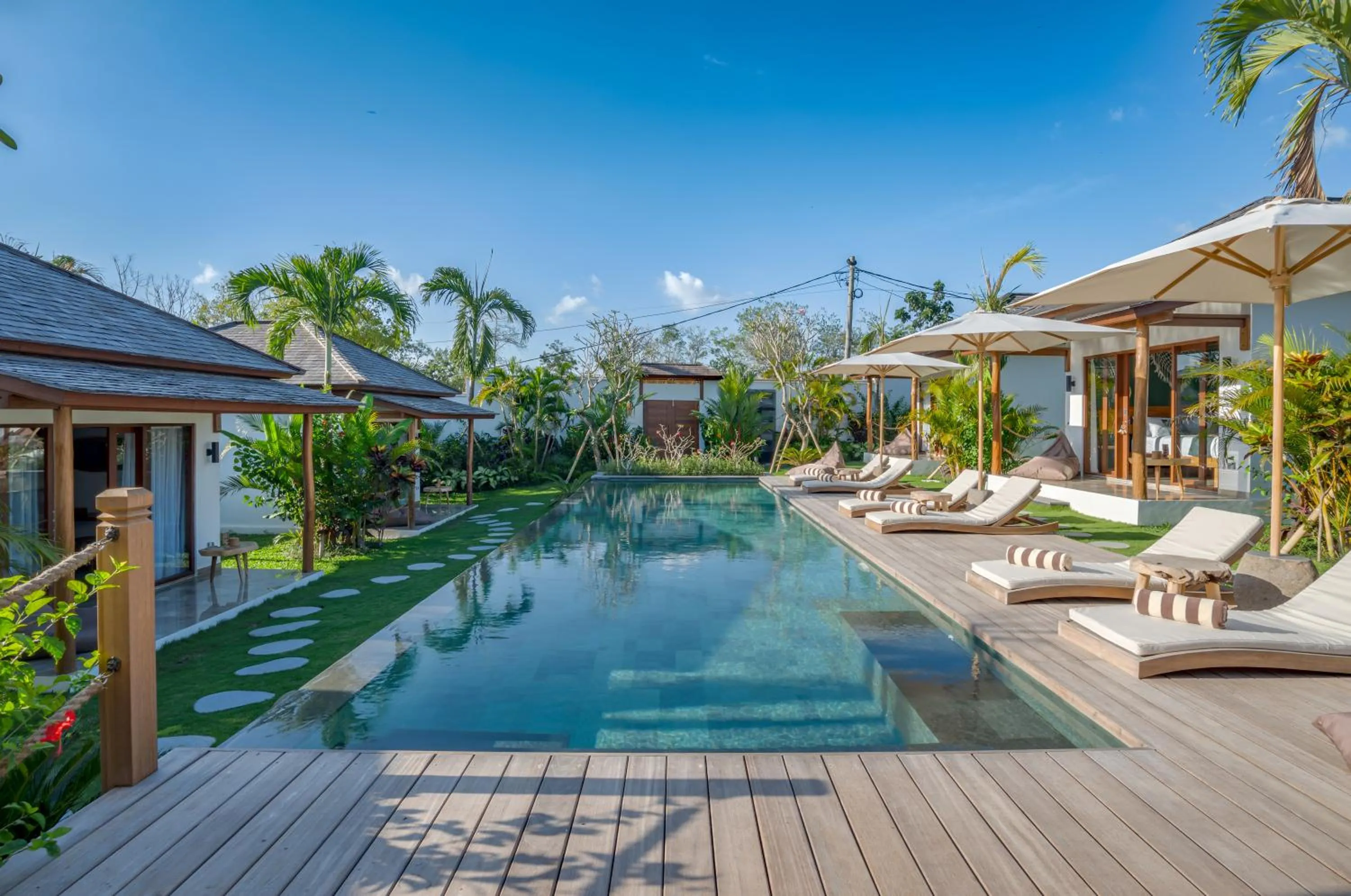 Swimming pool in EHOA NYANYI BEACH Boutique Hotel - In front of entrance to NUANU