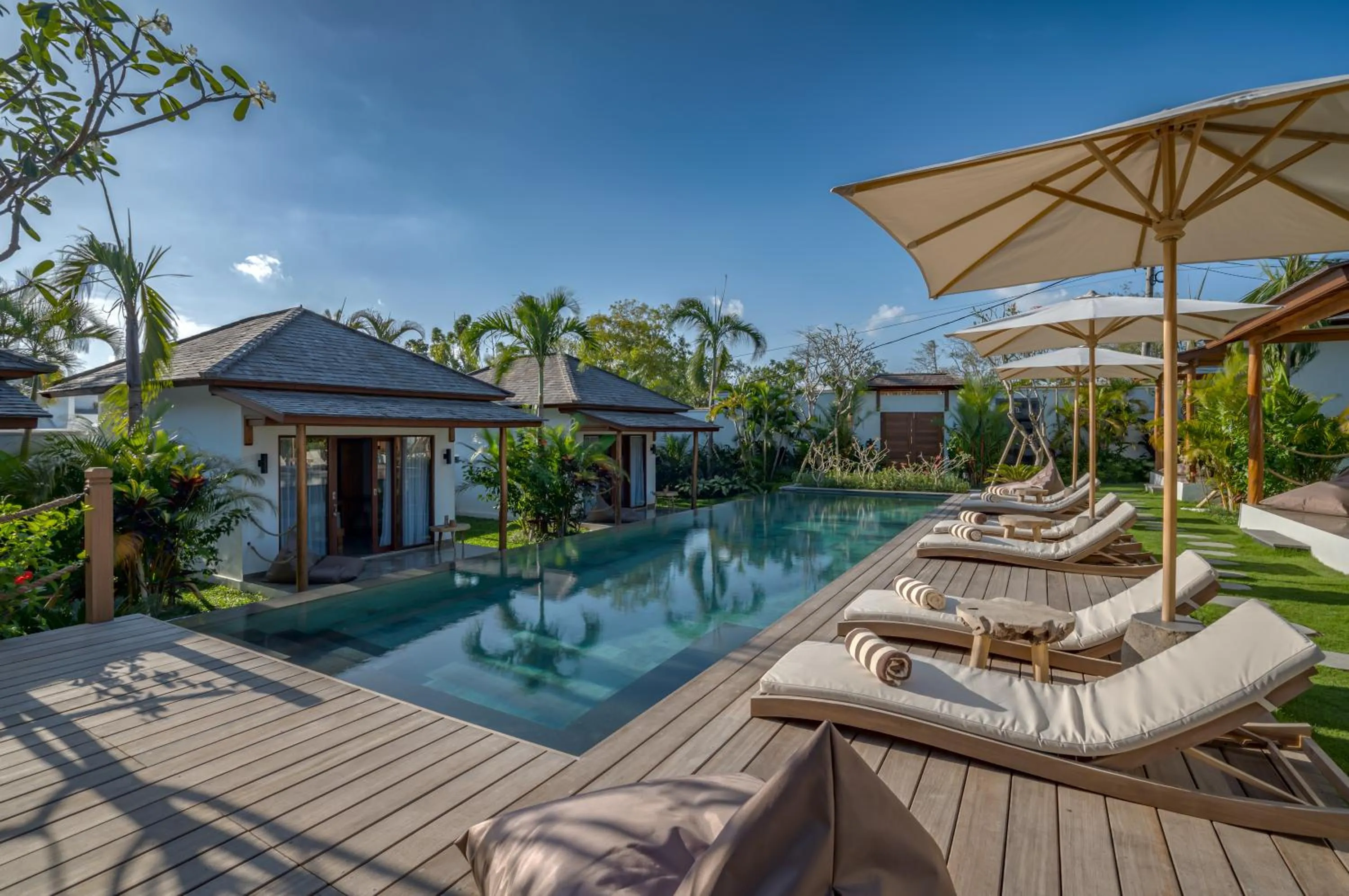 Swimming pool in EHOA NYANYI BEACH Boutique Hotel - In front of entrance to NUANU