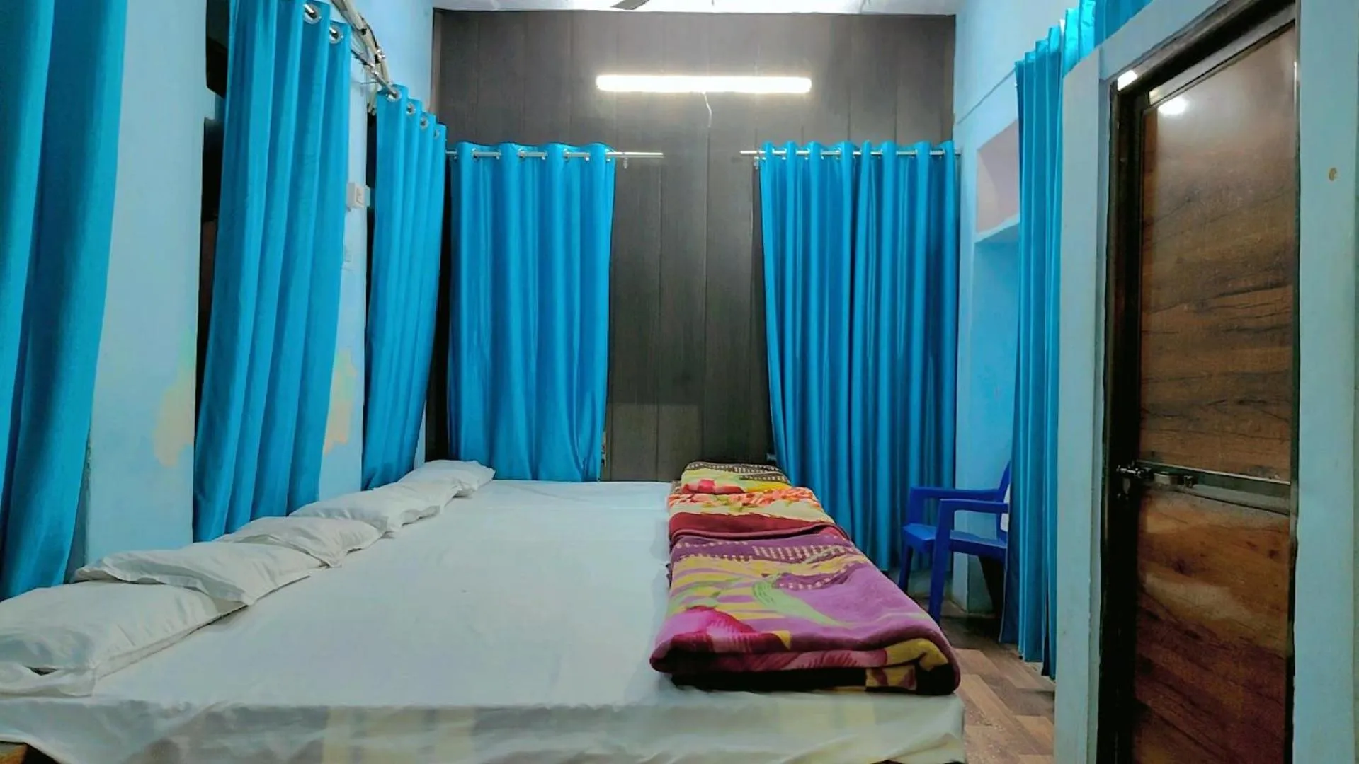 Bed in Maa Tara AC Home Stay