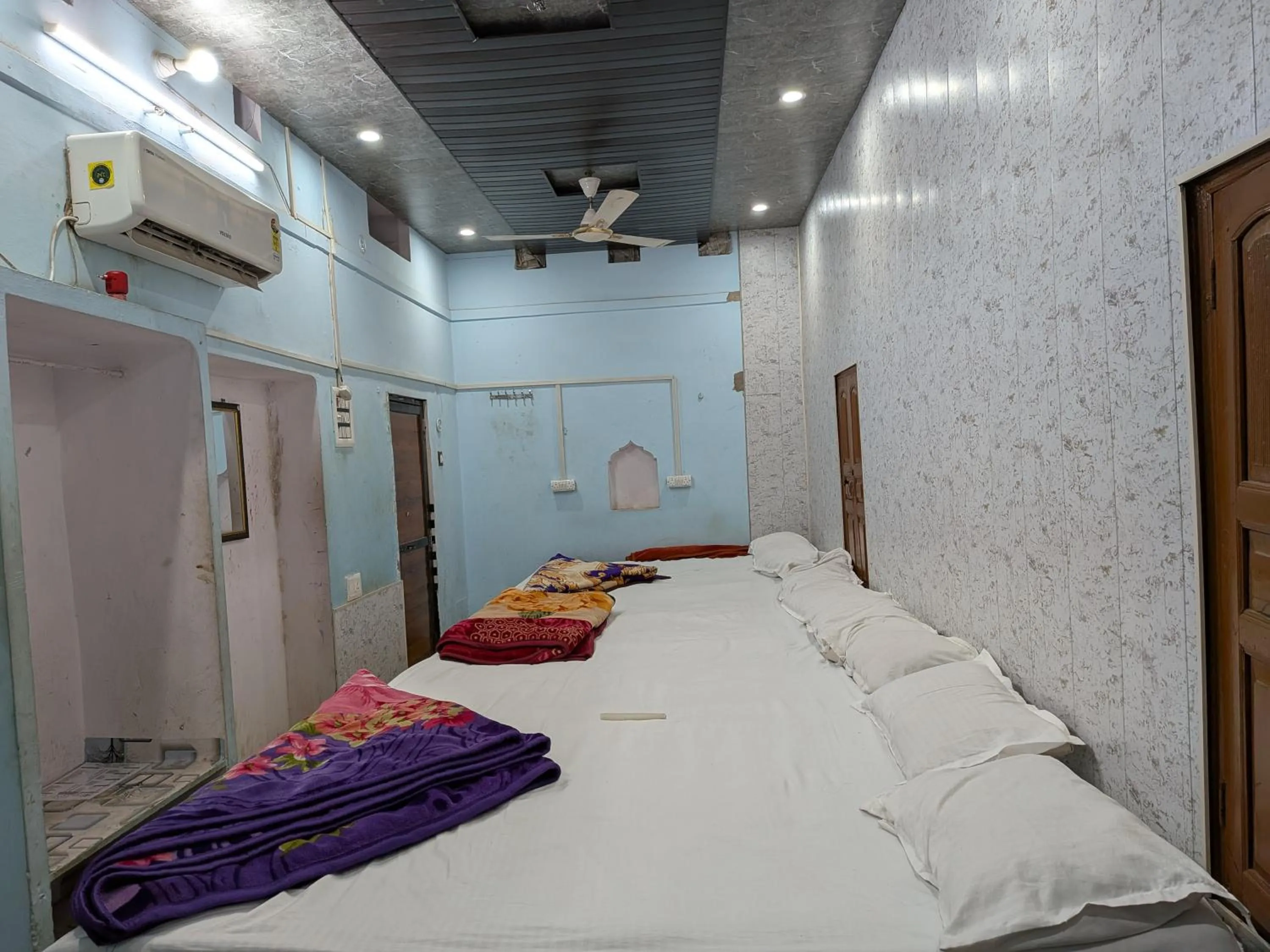 Bed in Maa Tara AC Home Stay