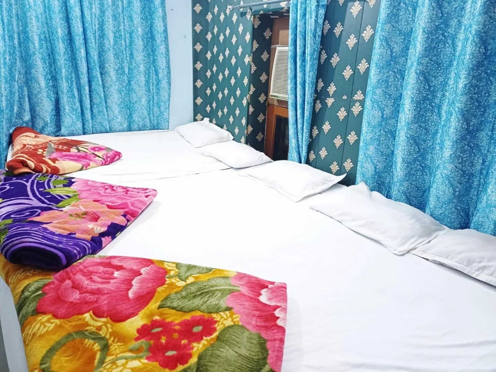 Bed in Maa Tara AC Home Stay