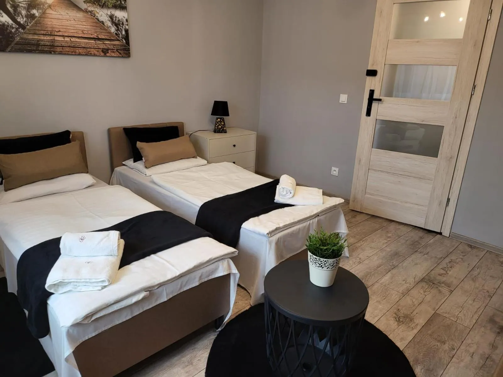 towels, Bed in Apartamenty Premium Biznes Rumia