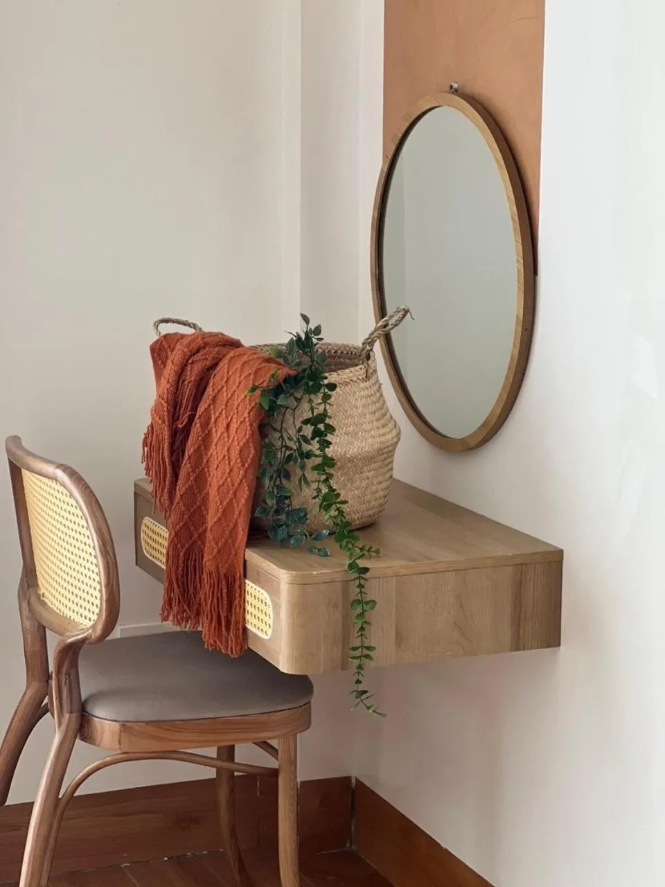 iRest Orange Tay Ho Lakeside Apartment