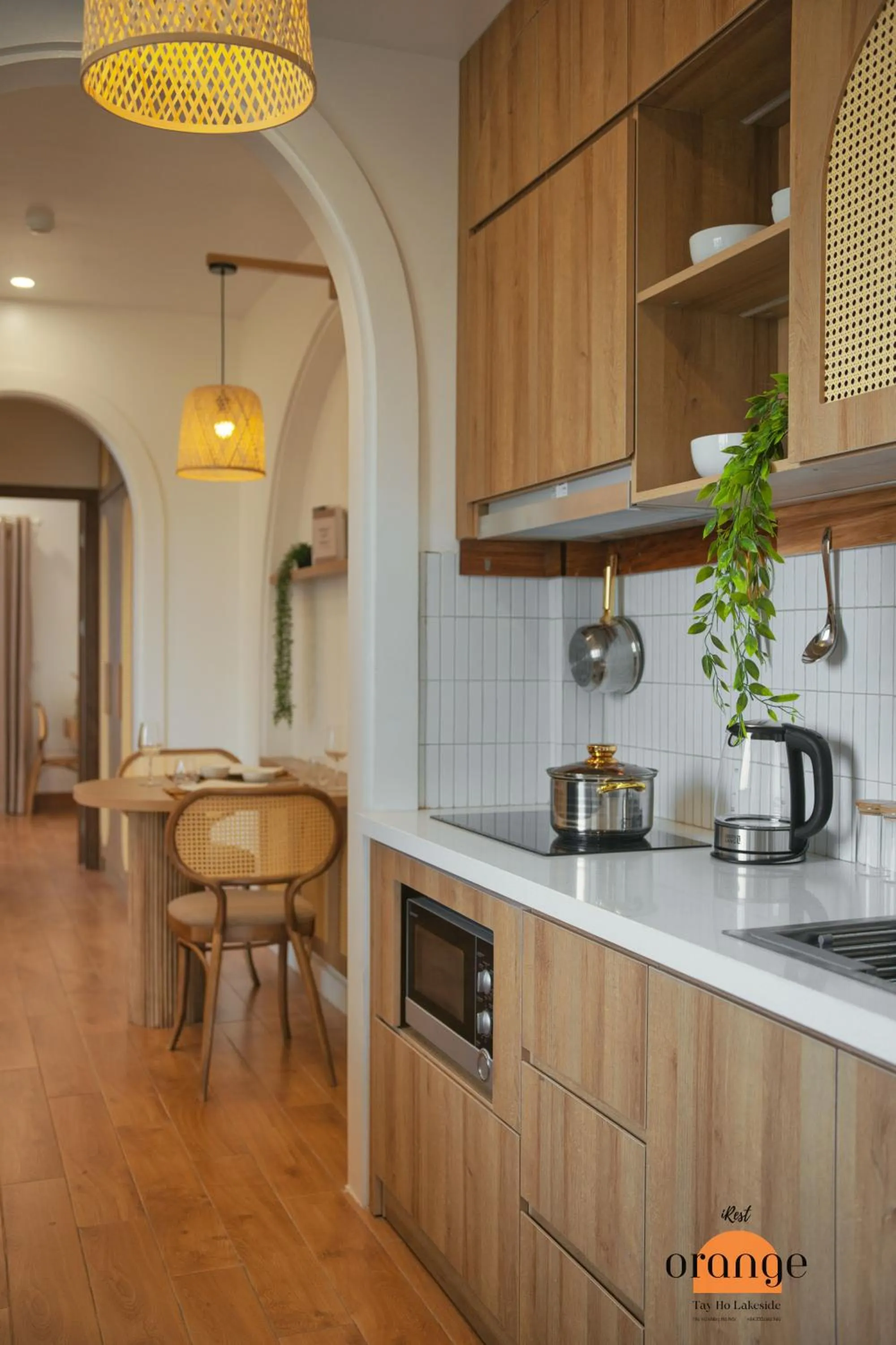 iRest Orange Tay Ho Lakeside Apartment