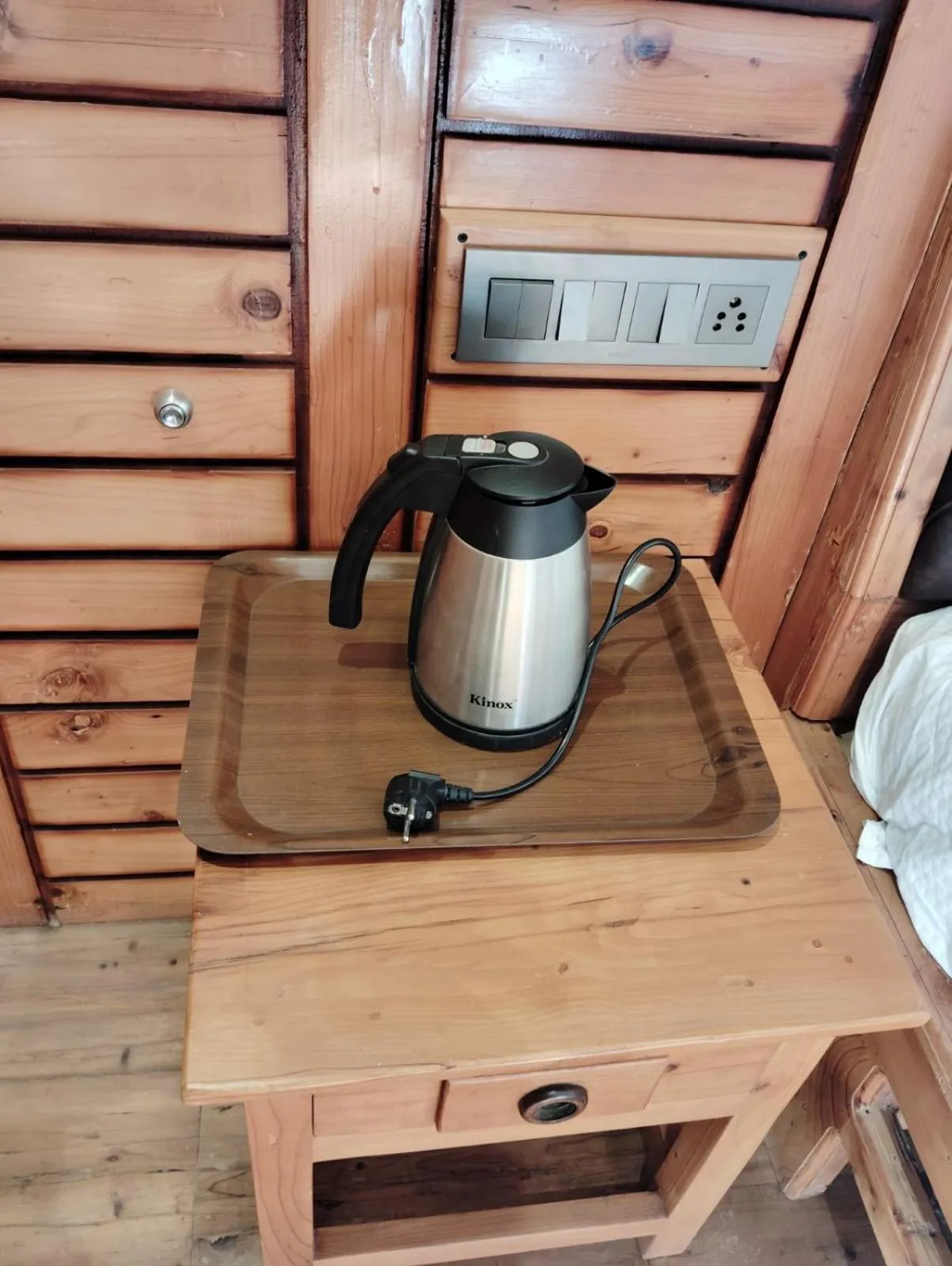 Coffee/tea facilities in Hotel CM Palace - Pure Vegetarian