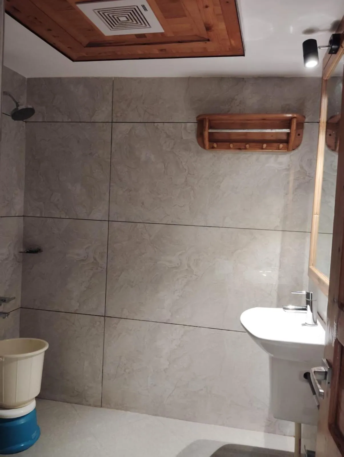 Bathroom in Hotel CM Palace - Pure Vegetarian