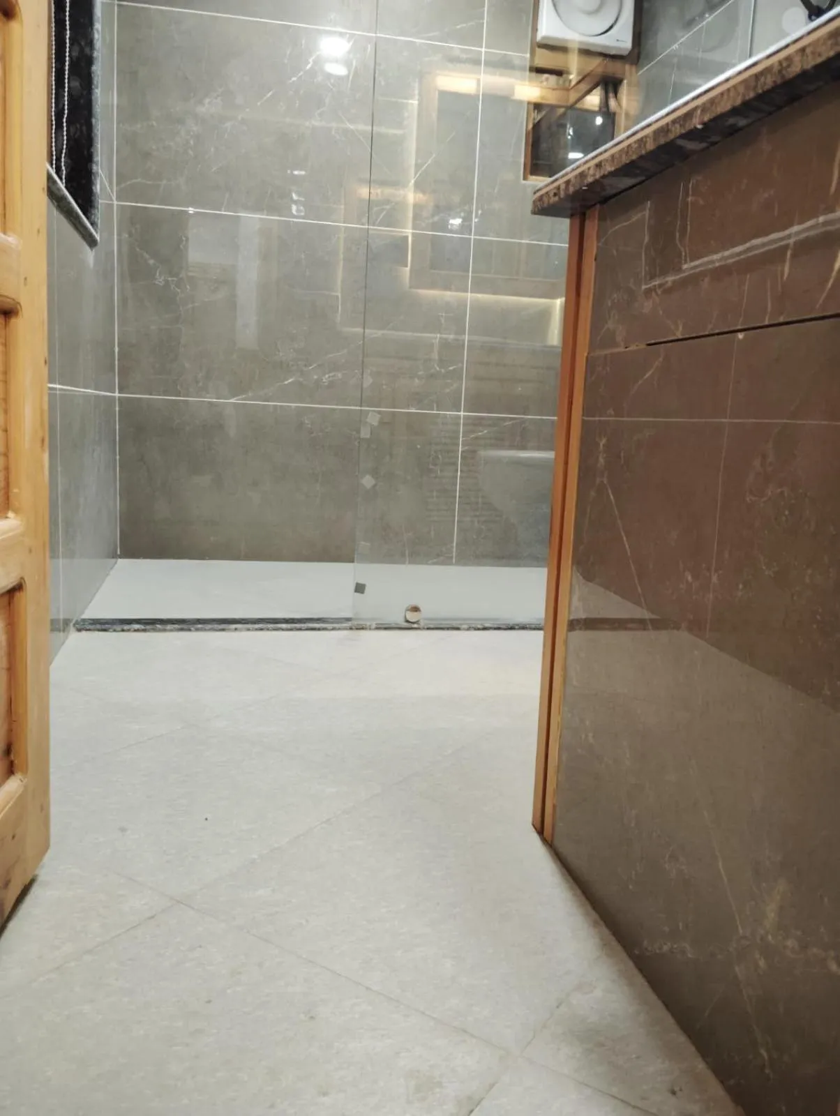 Bathroom in Hotel CM Palace - Pure Vegetarian