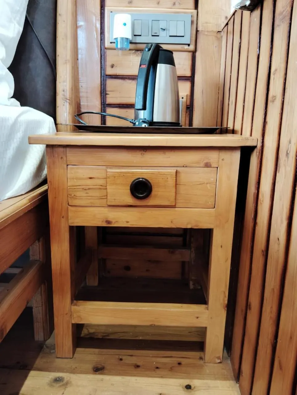 Coffee/tea facilities, Bed in Hotel CM Palace - Pure Vegetarian