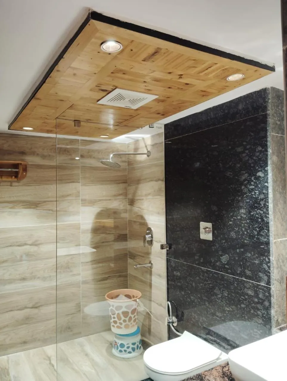 Shower in Hotel CM Palace - Pure Vegetarian