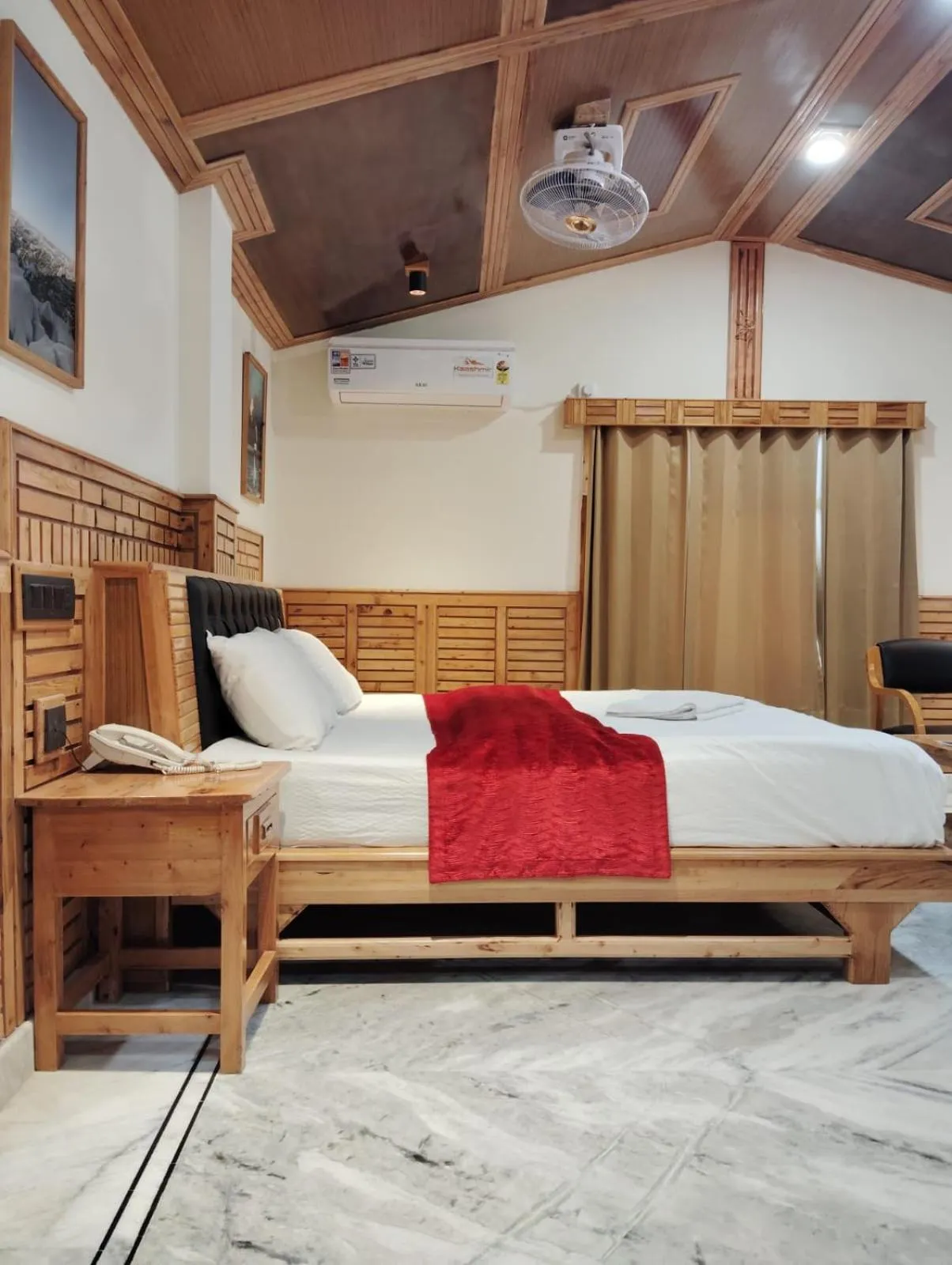 Bed in Hotel CM Palace - Pure Vegetarian