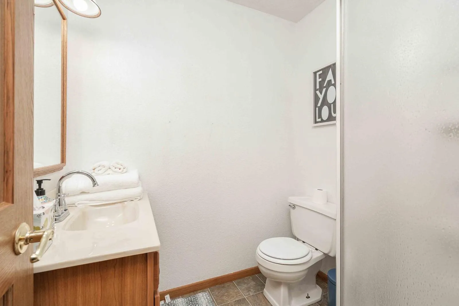 Shower in Grand Palace