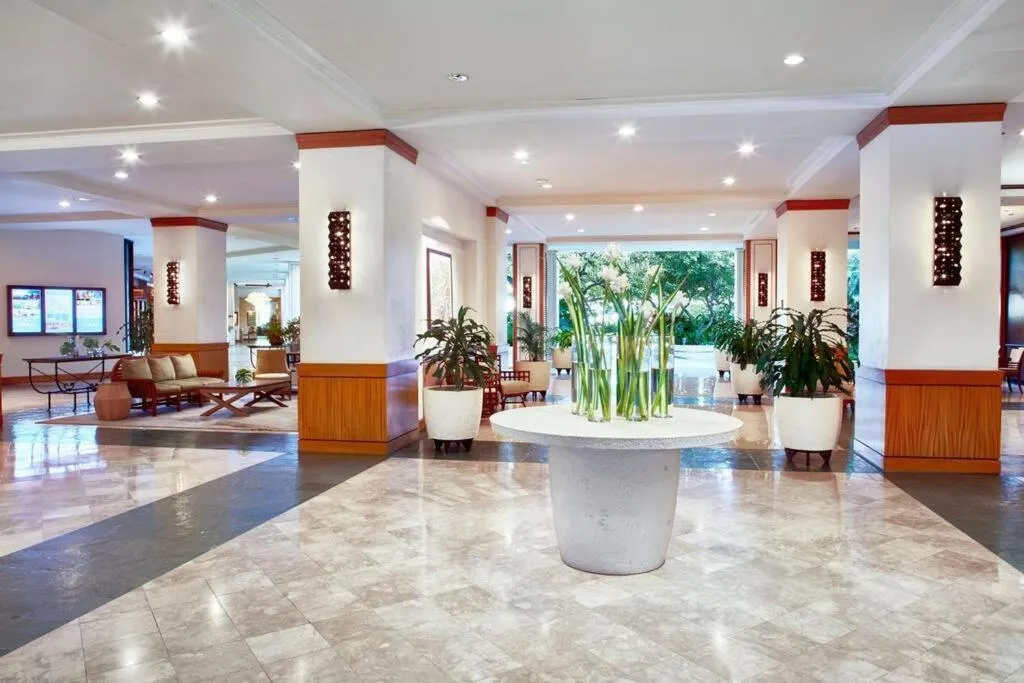 Ilikai Hotel Condo with Kitchen and Ocean View