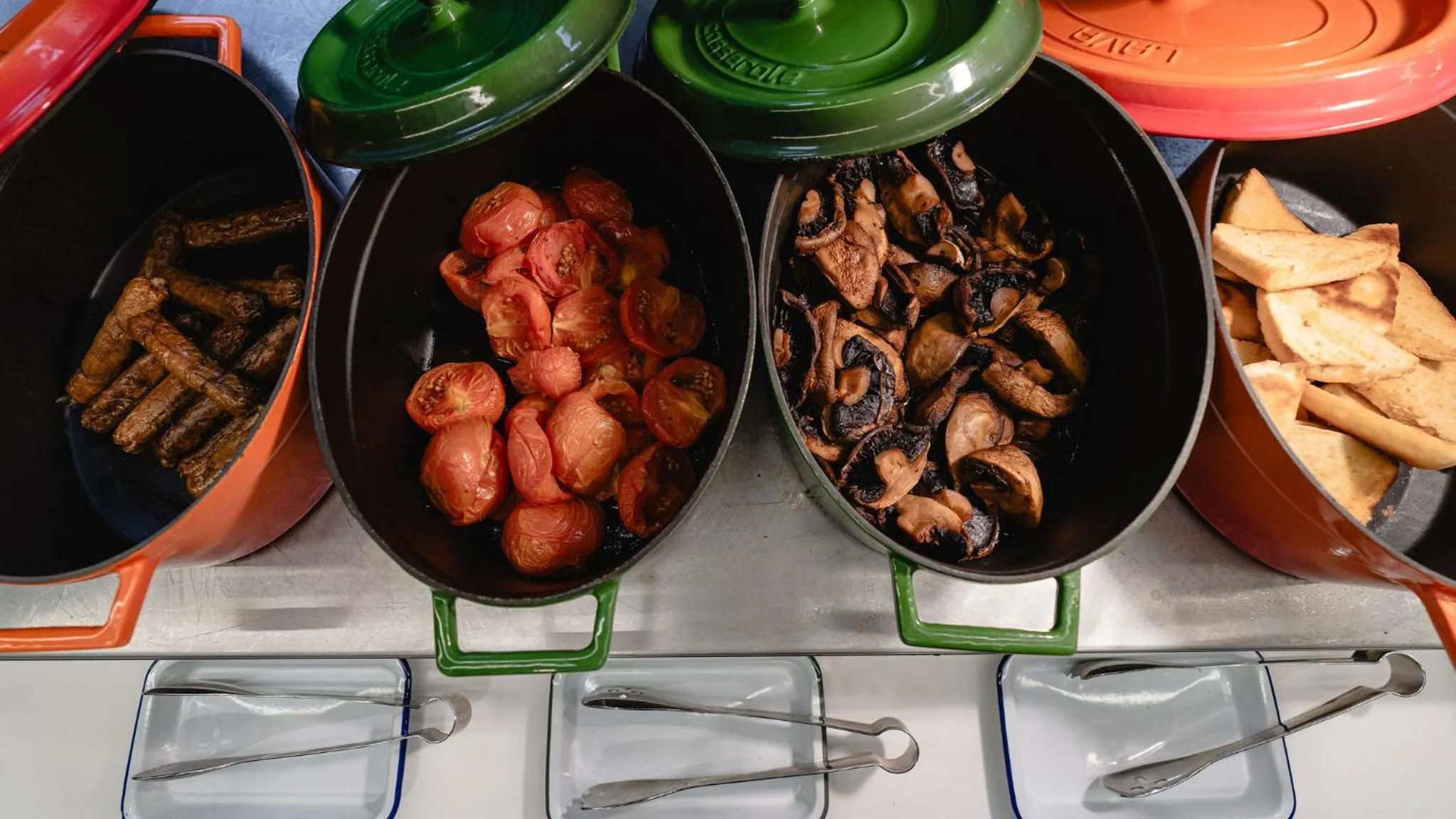 Buffet breakfast in room2 Belfast Hometel