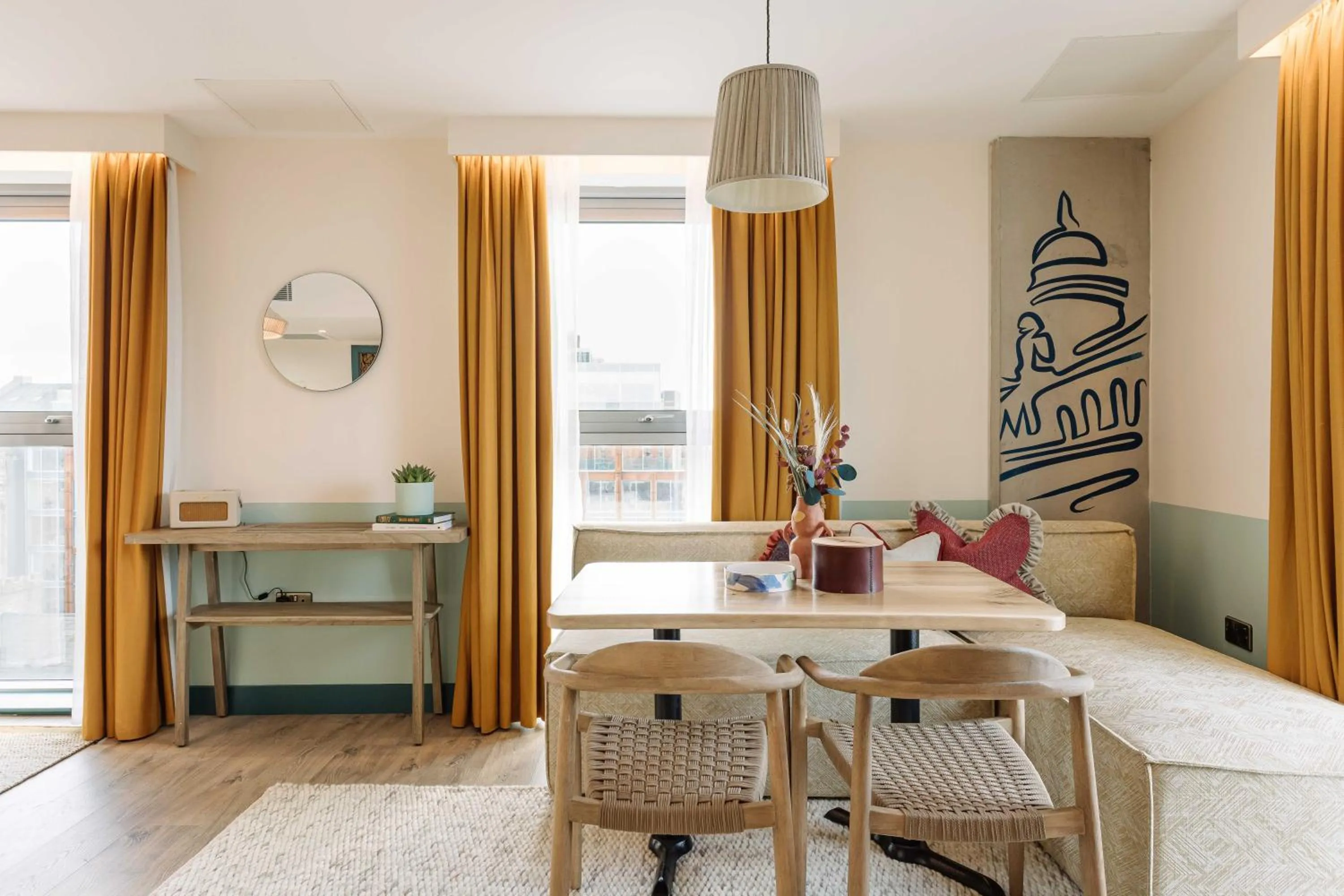 Seating area in room2 Belfast Hometel