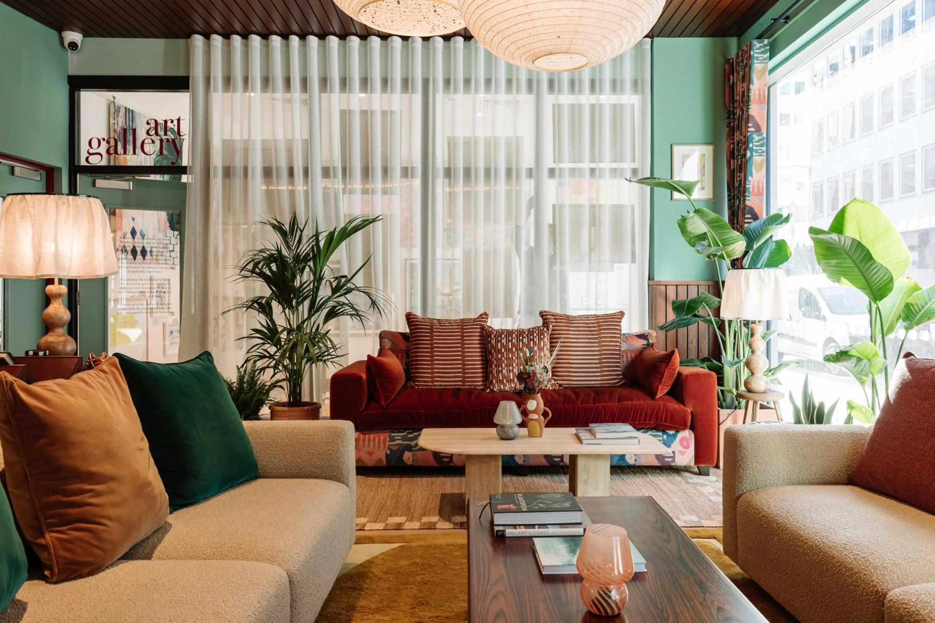 Seating area in room2 Belfast Hometel