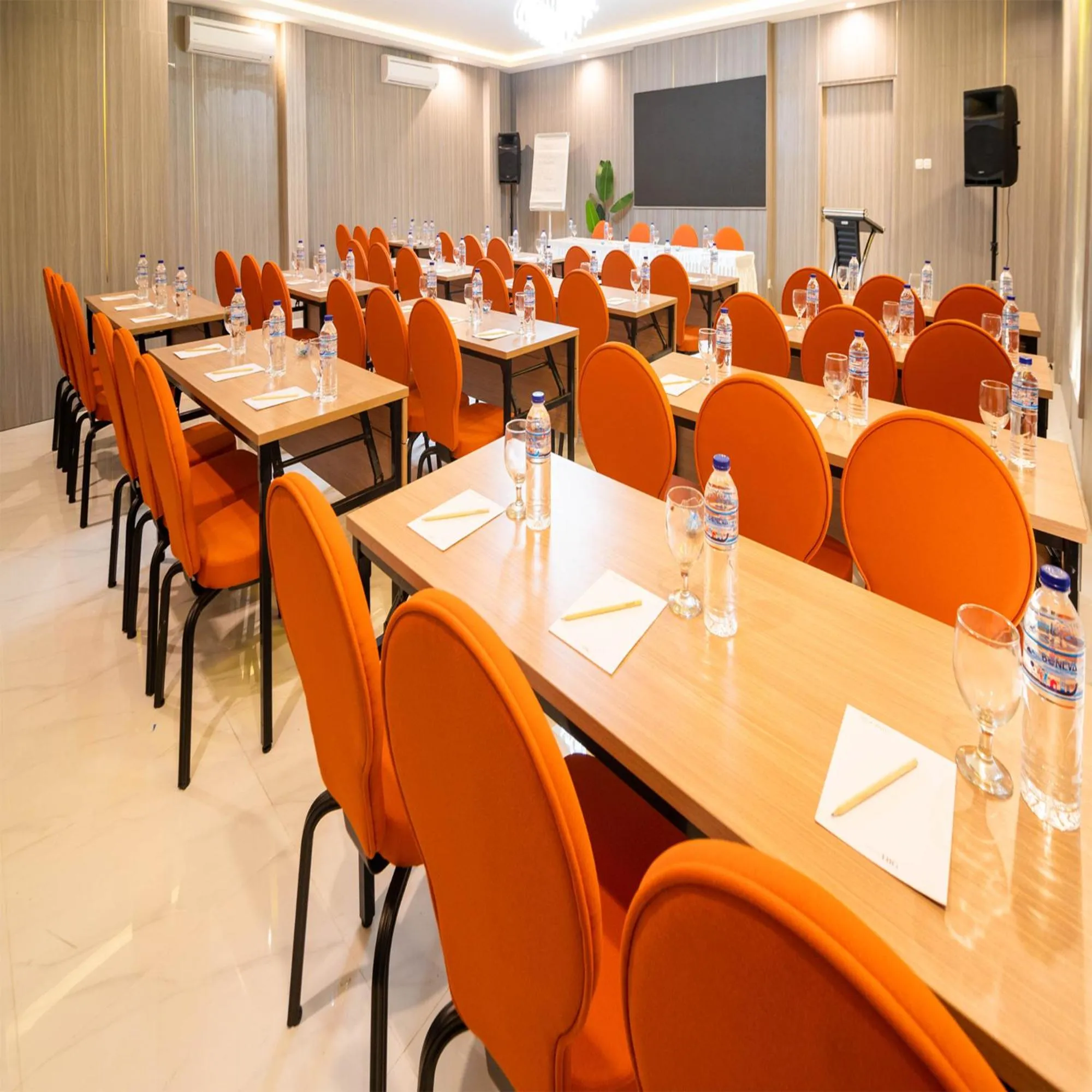 Meeting/conference room in Yulia Hotel Managed by HIG