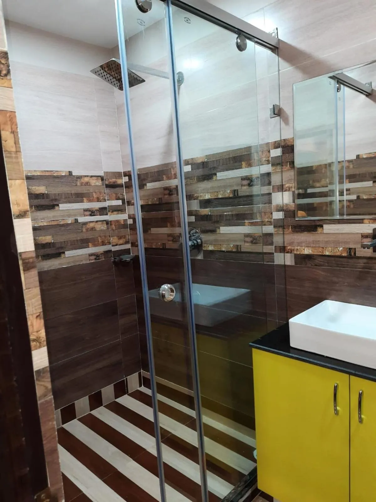 Shower in Hotel Swagat