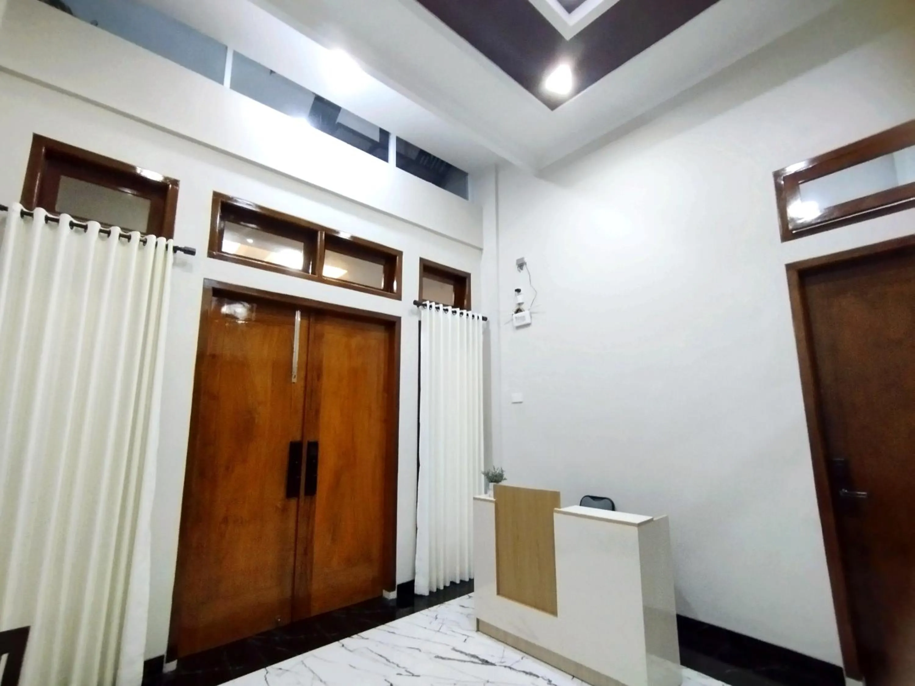 Lobby or reception, Bed in Saira Hotel dan Homestay Syariah