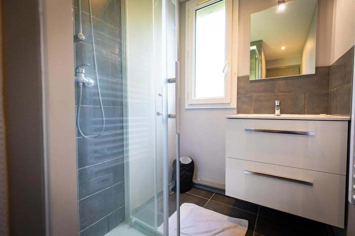 Shower in Résidence Hermès Paris Orly Aéroport