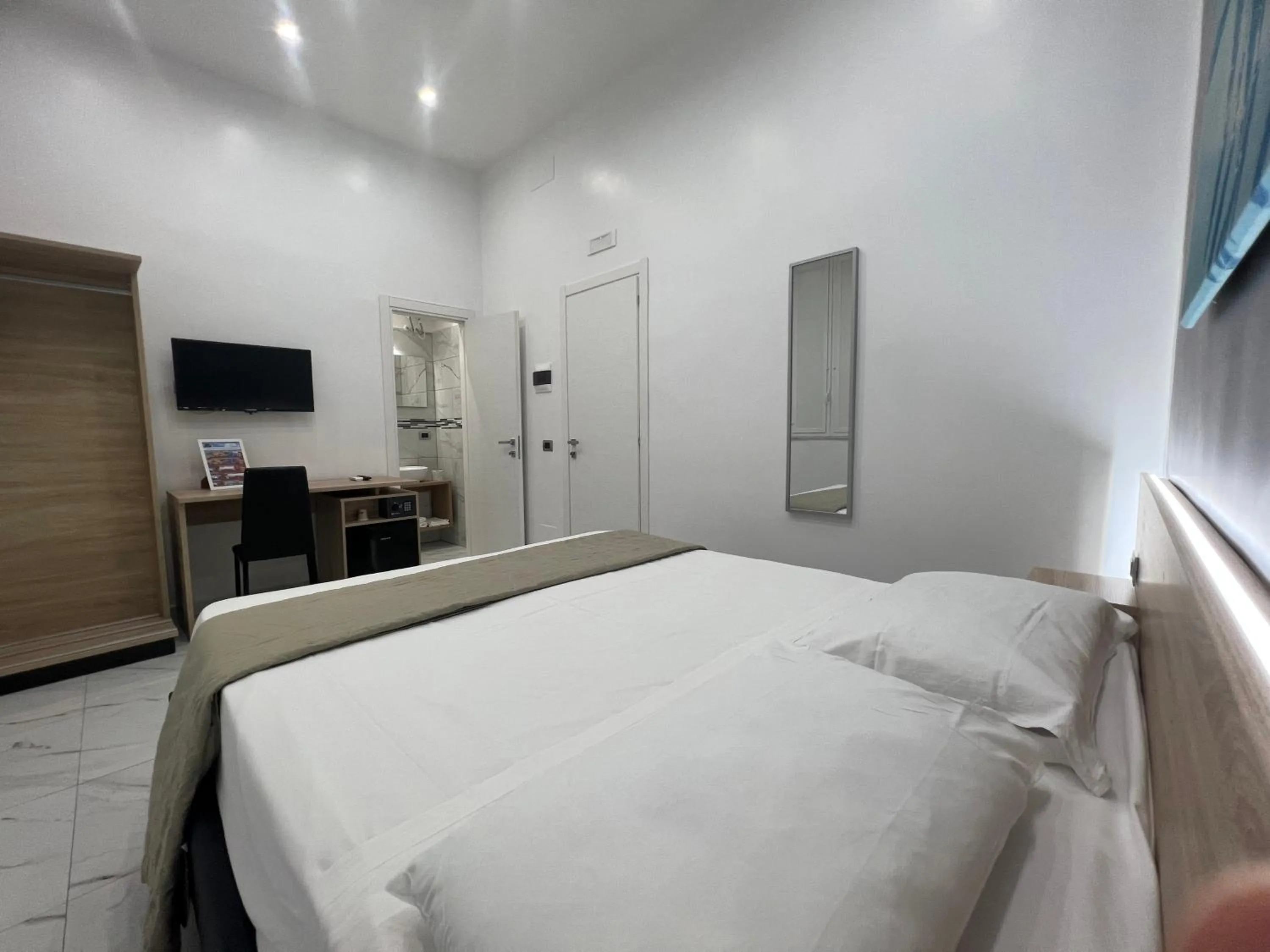 Bedroom, Bed in Napoli Forever