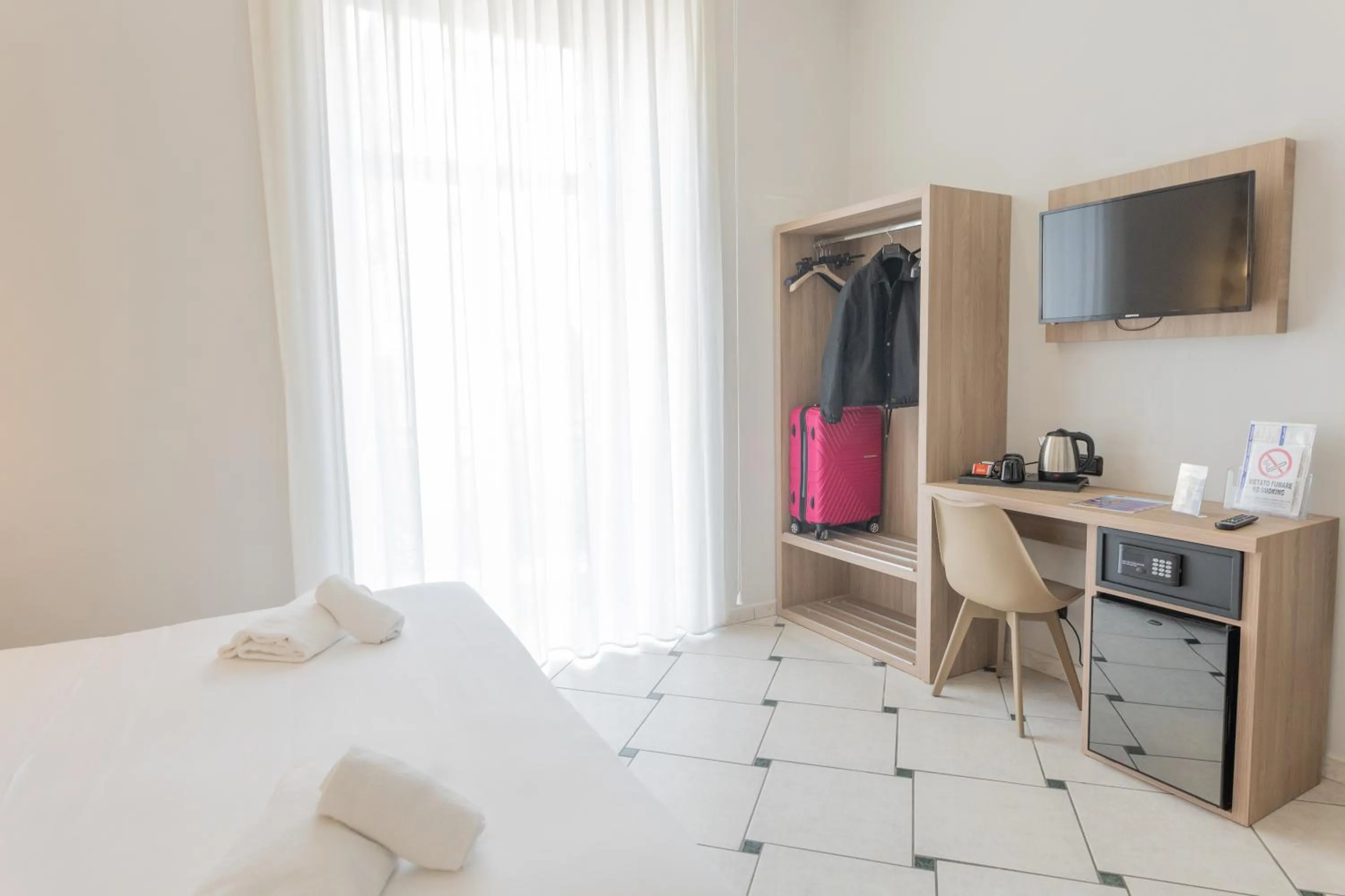 Bedroom, Bed in Napoli Forever