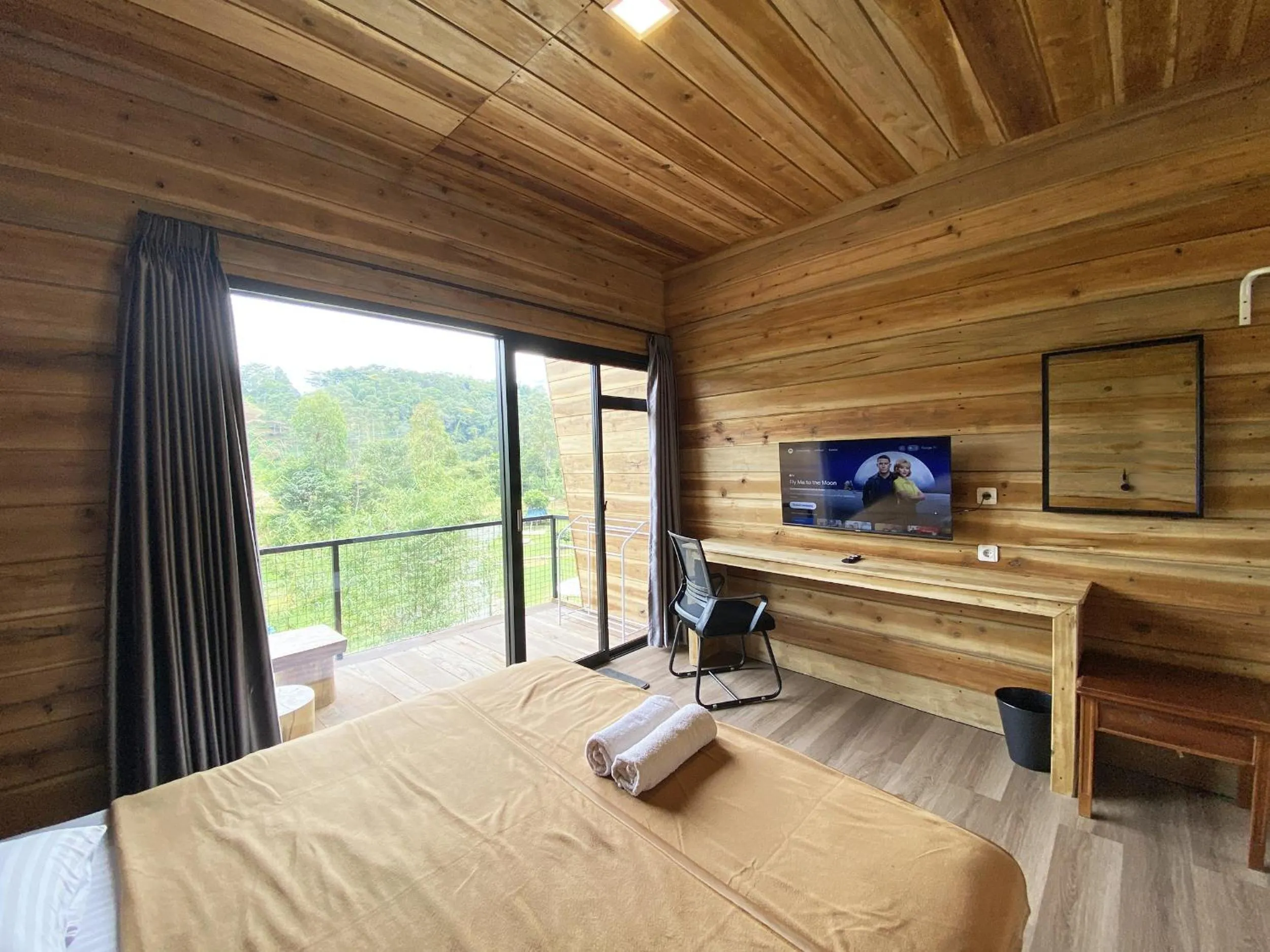 Patio, Bed in Shine River