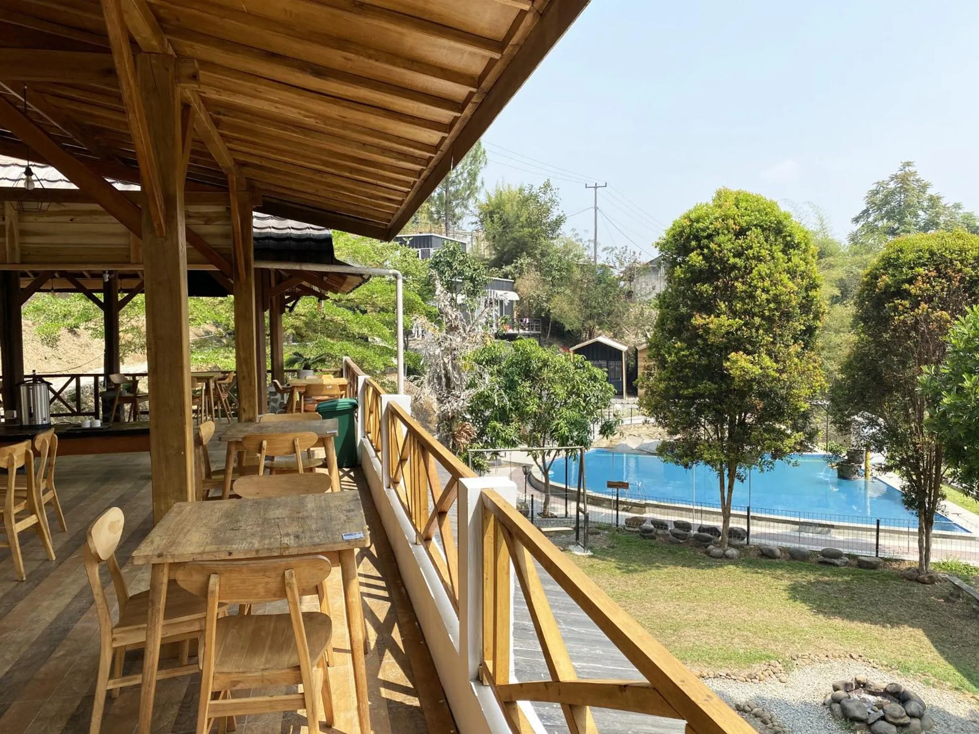 Restaurant/places to eat in Shine River