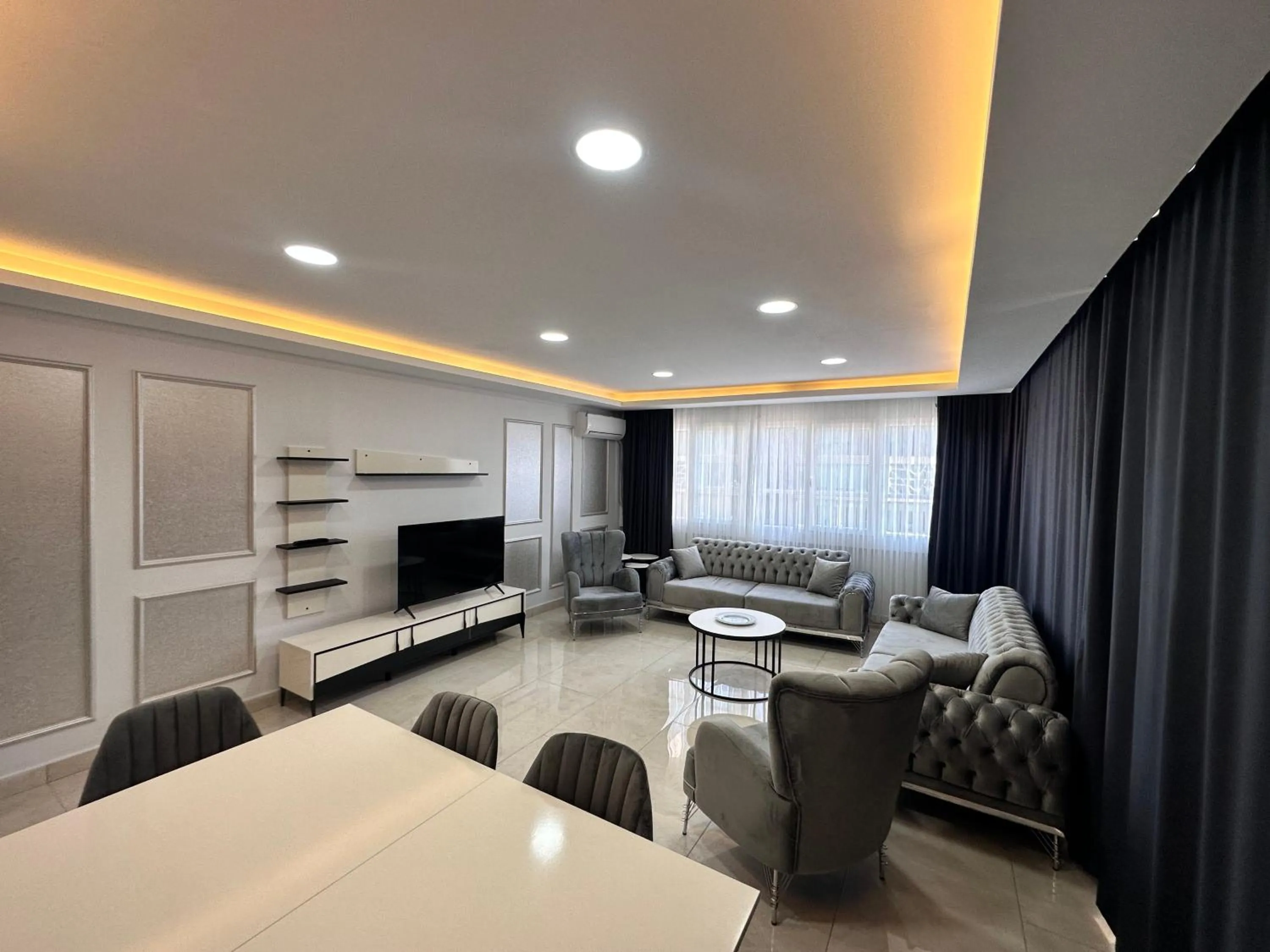 TV and multimedia in Lumiera Suites Hotel