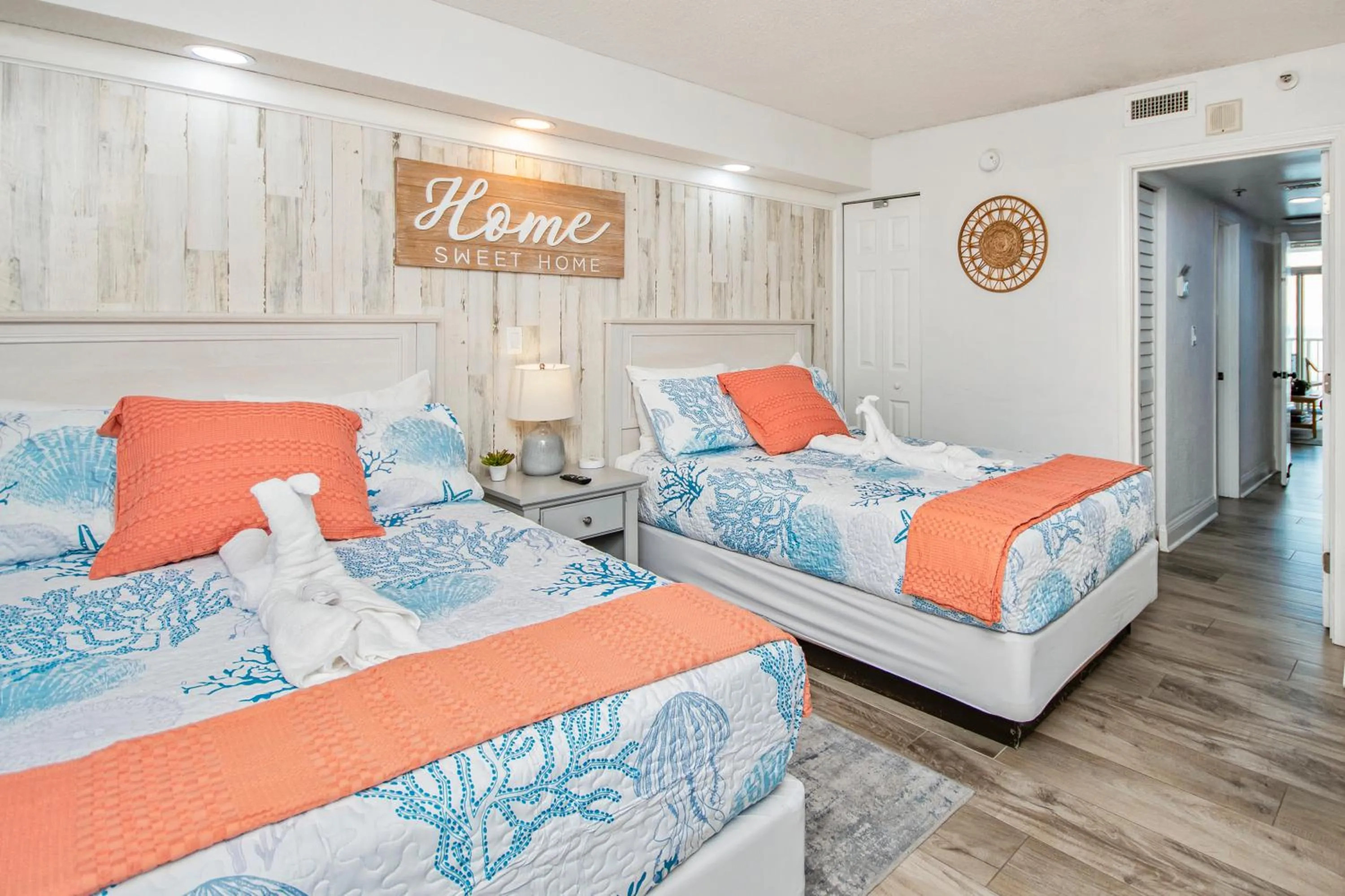 Bedroom, Bed in Sea Breeze