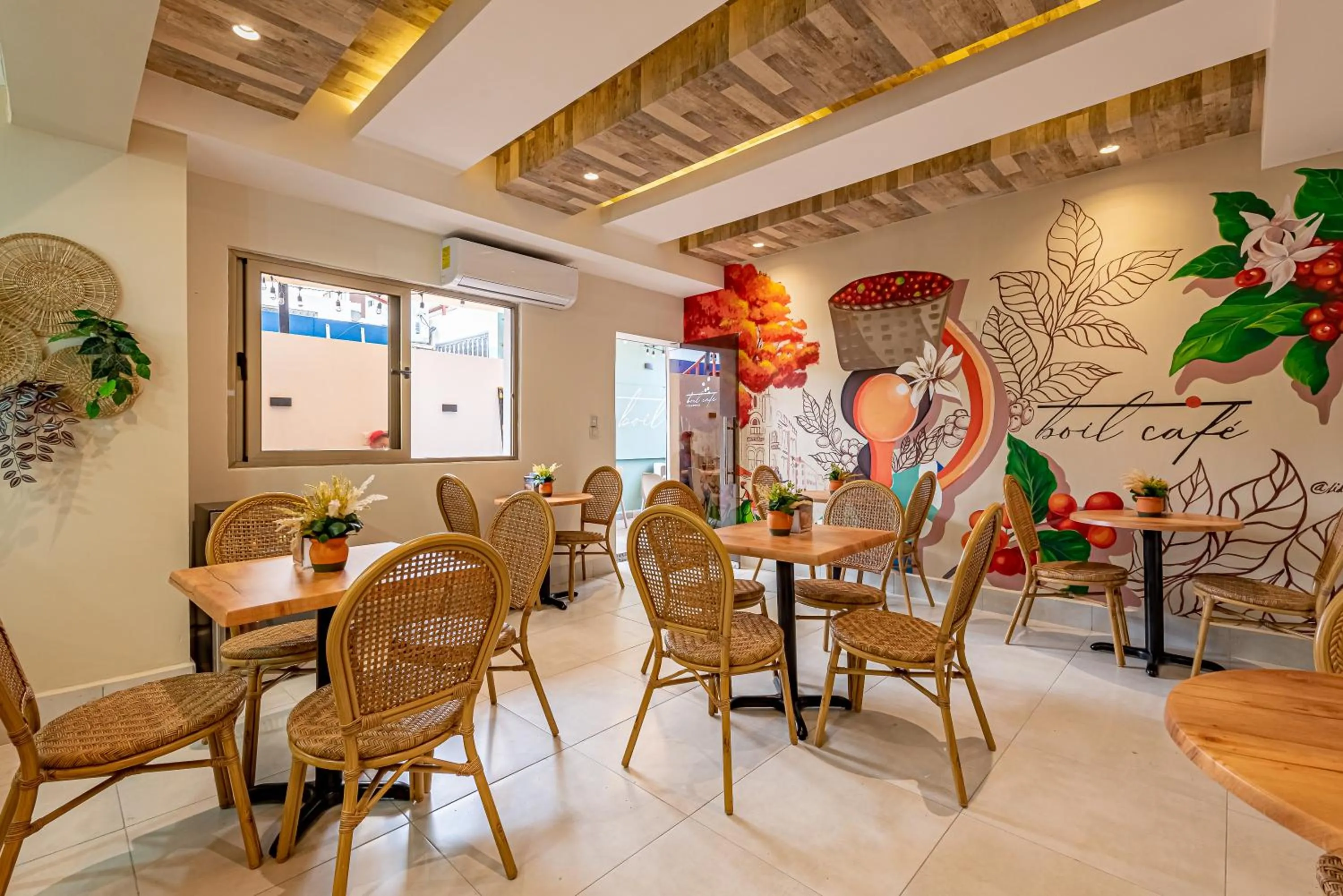 Restaurant/places to eat in Hotel Stay Here Suites