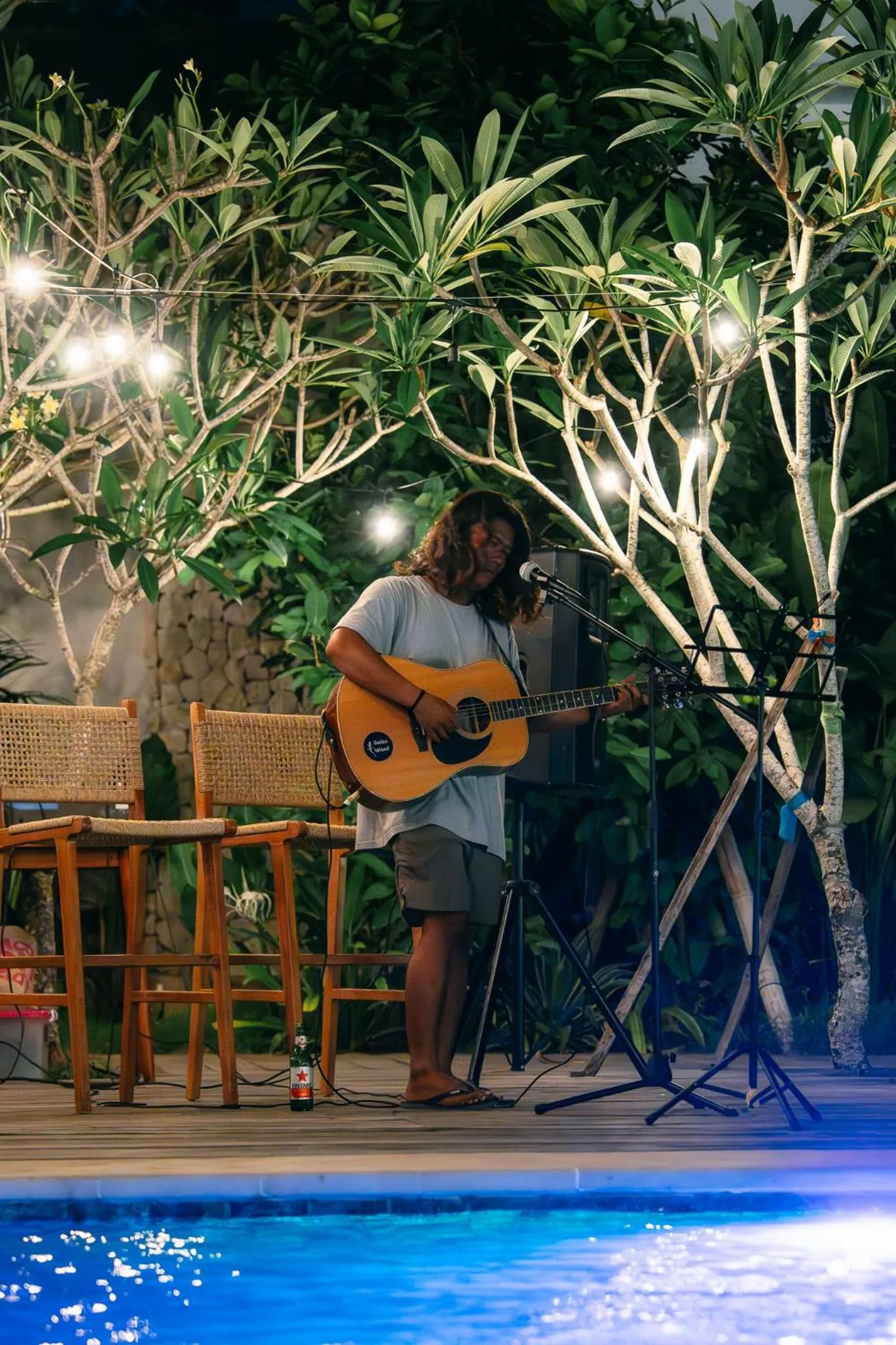Evening entertainment in Kala Surf Camp