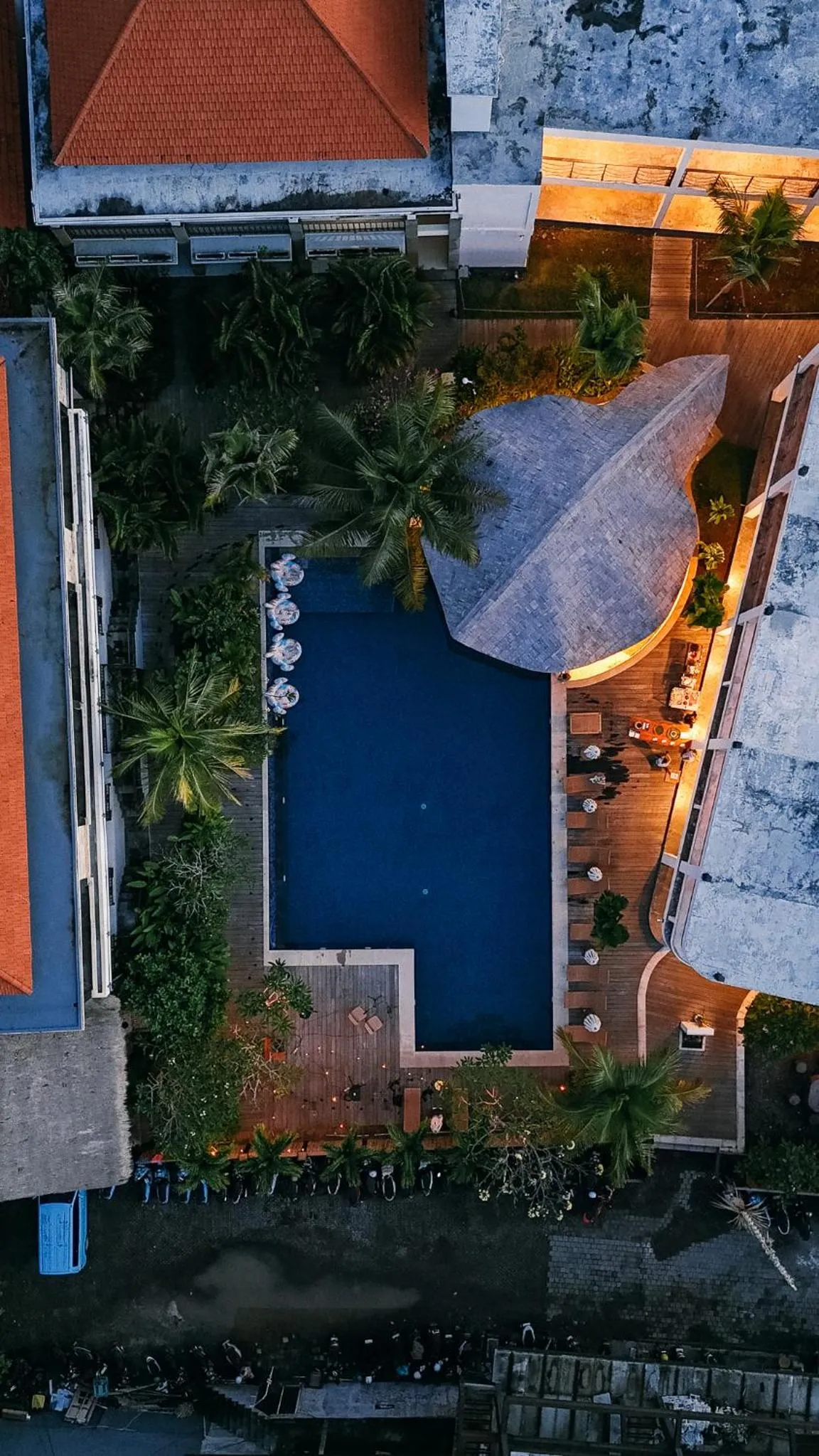 Evening entertainment in Kala Surf Camp