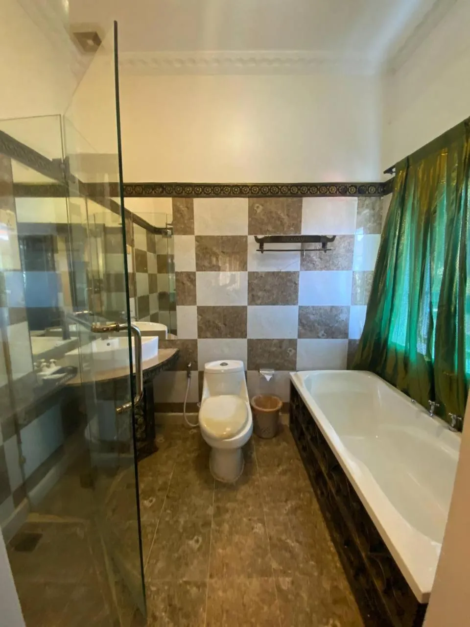 Bathroom in Le Hotel Hotel Phnom Penh
