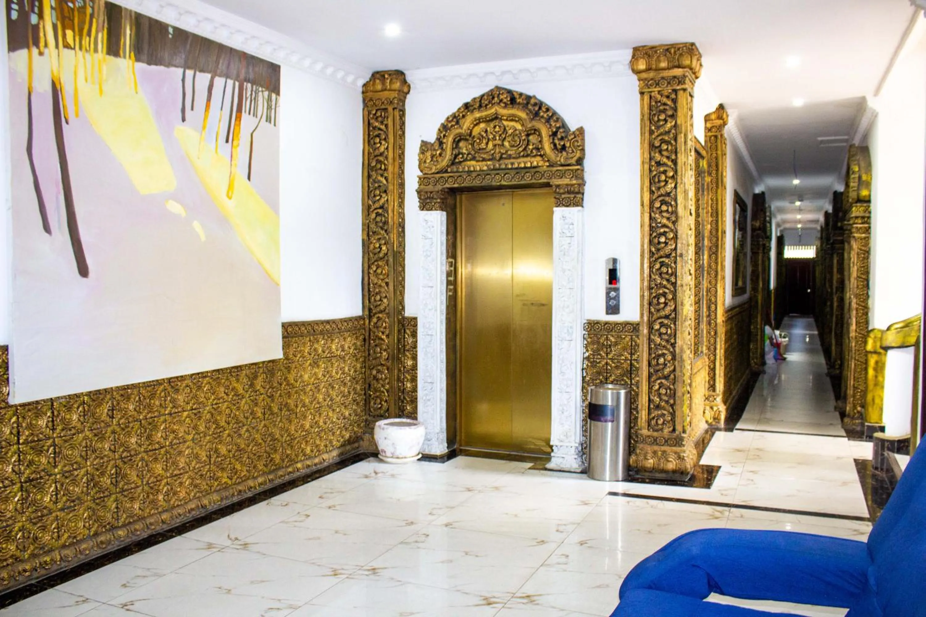 Seating area in Le Hotel Hotel Phnom Penh