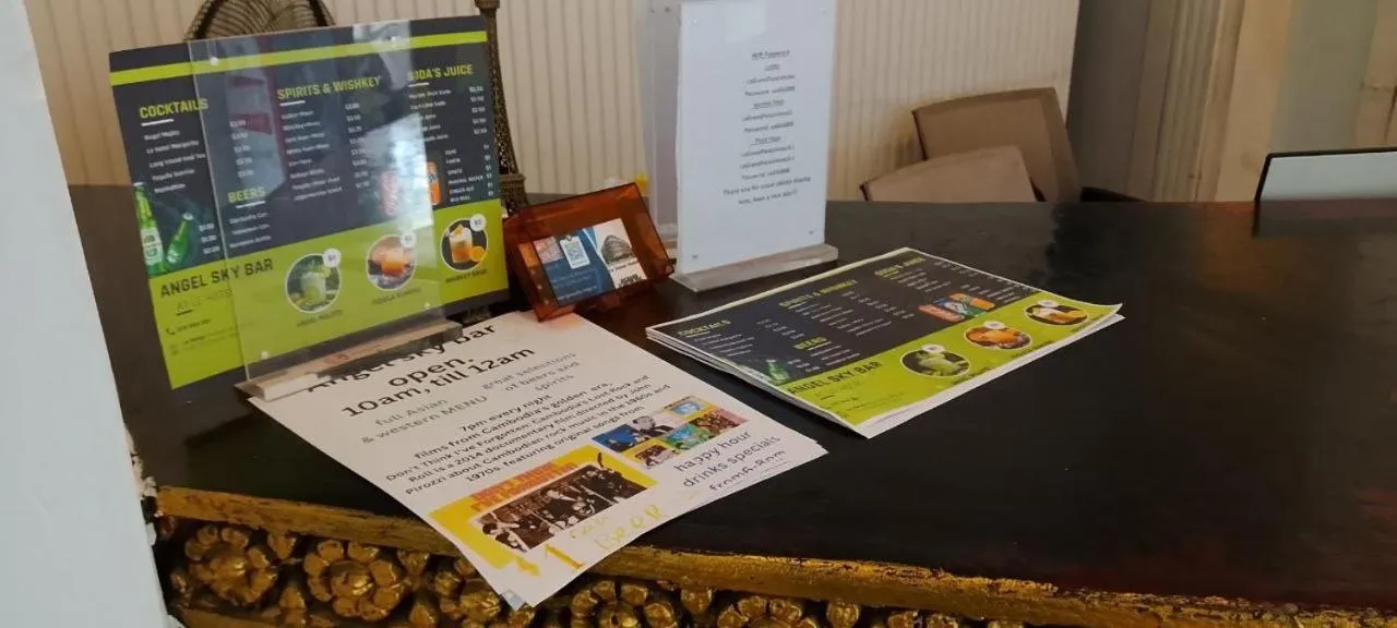 Evening entertainment in Le Hotel Hotel Phnom Penh