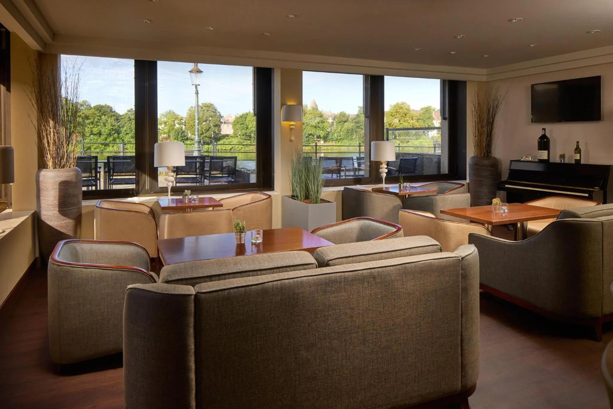 Lounge or bar in Crowne Plaza Maastricht by IHG