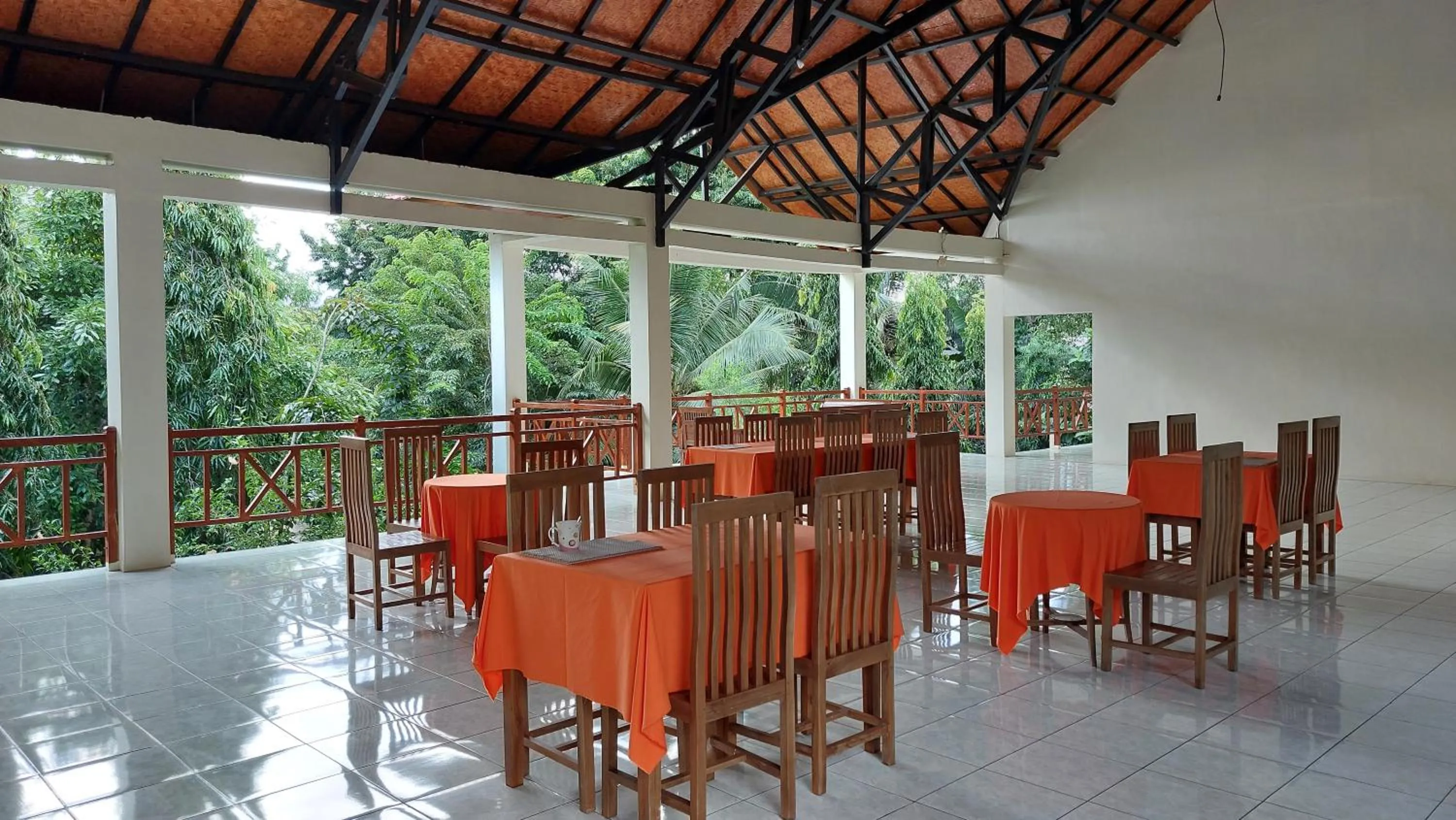 Restaurant/places to eat in Hôtel La Belle Etoile