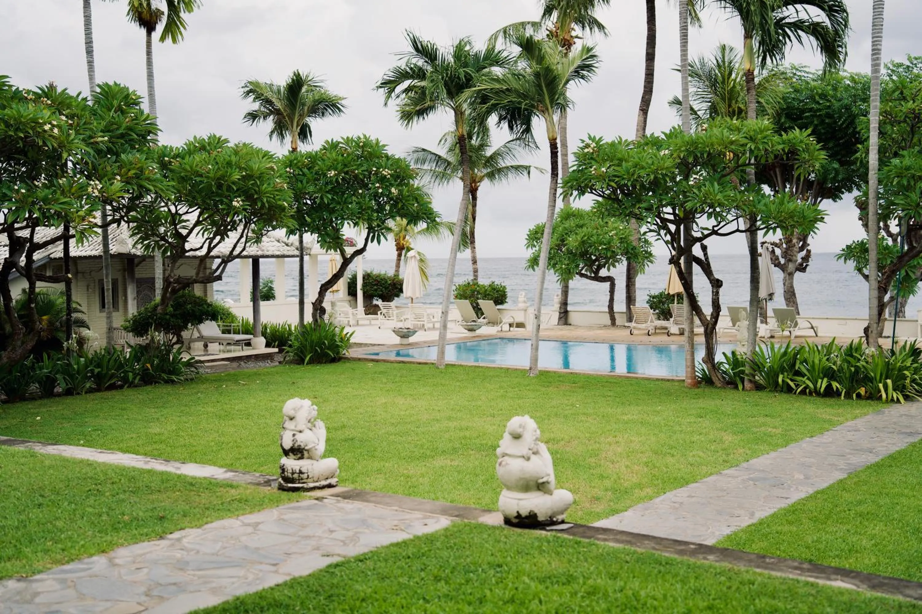 Swimming pool in Dhauteya Villa