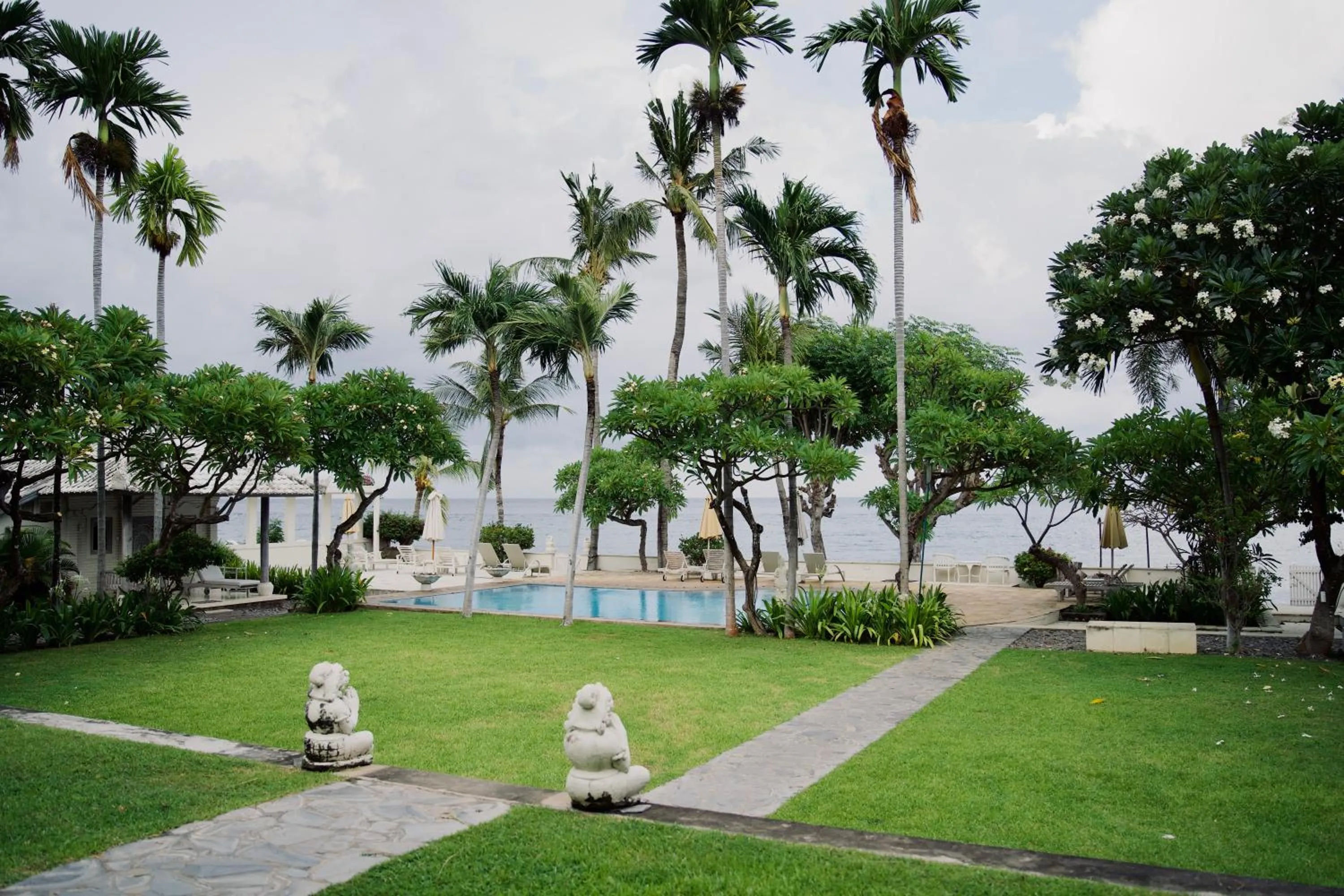Swimming pool in Dhauteya Villa