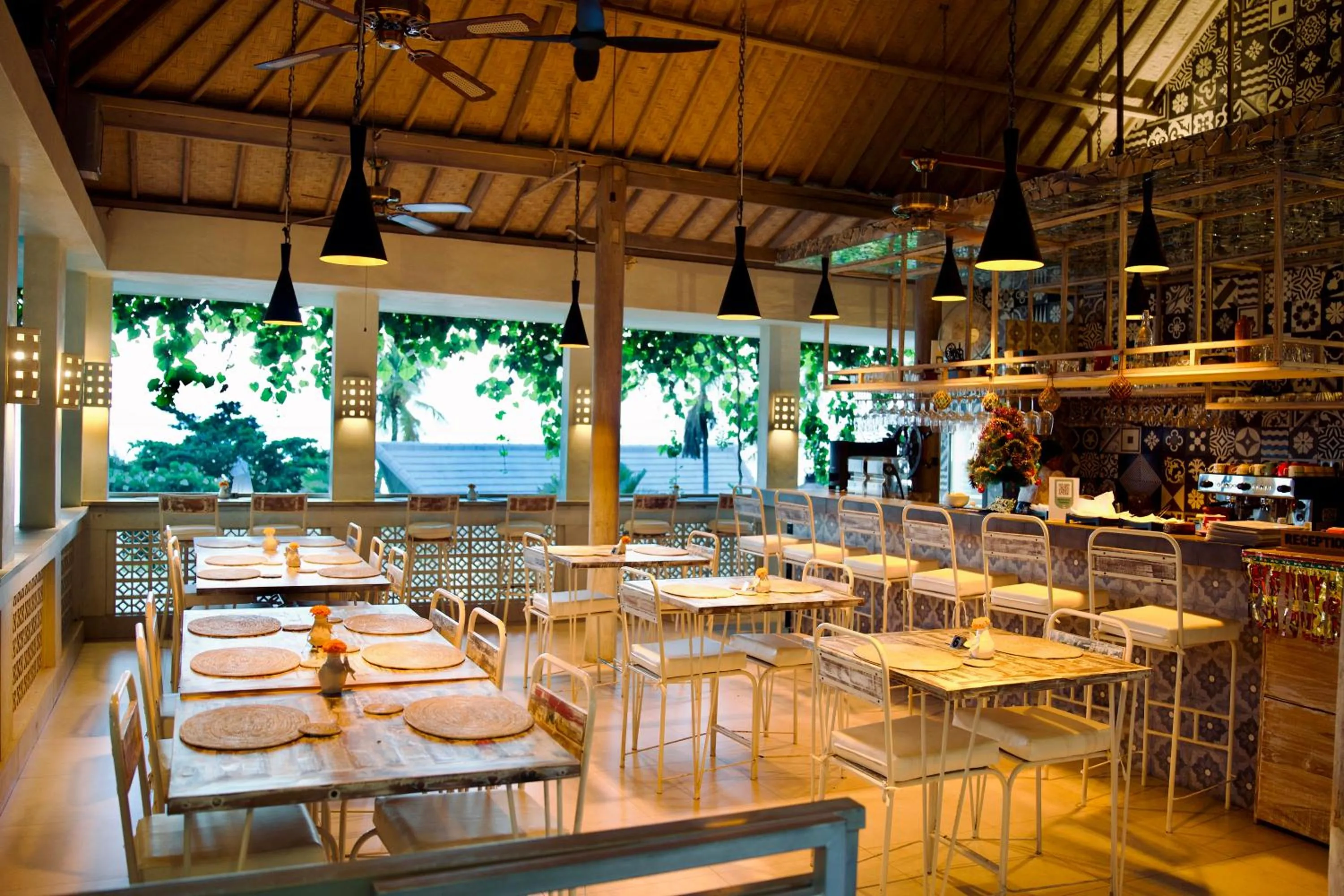 Restaurant/places to eat in Dhauteya Villa