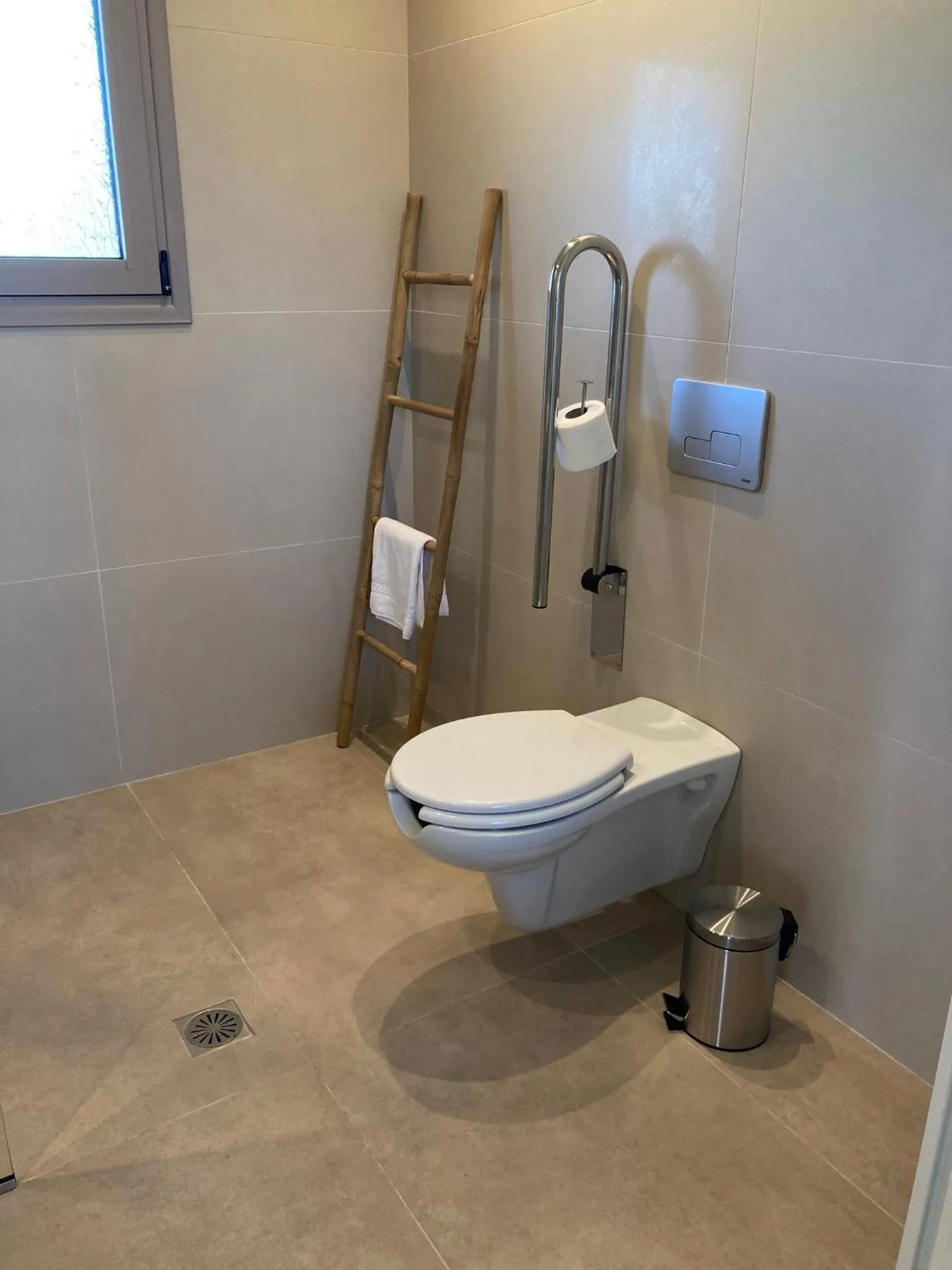 Shower in Pnoe Eco Residences