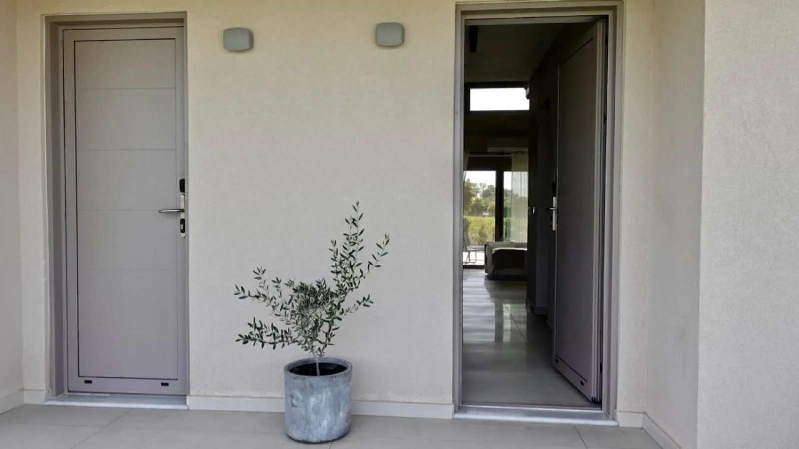 Facade/entrance in Pnoe Eco Residences