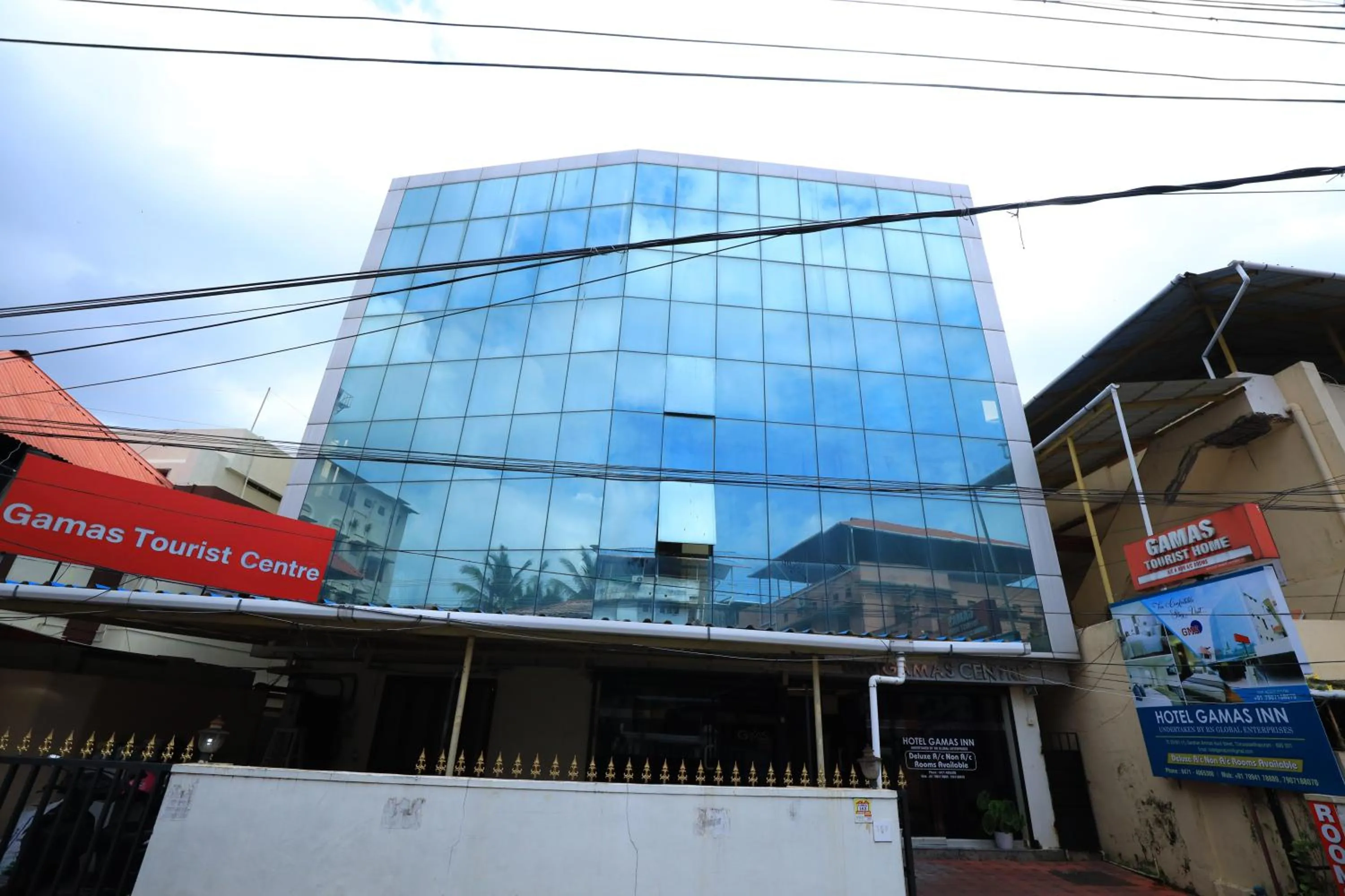 Property building in Hotel Gamas Inn