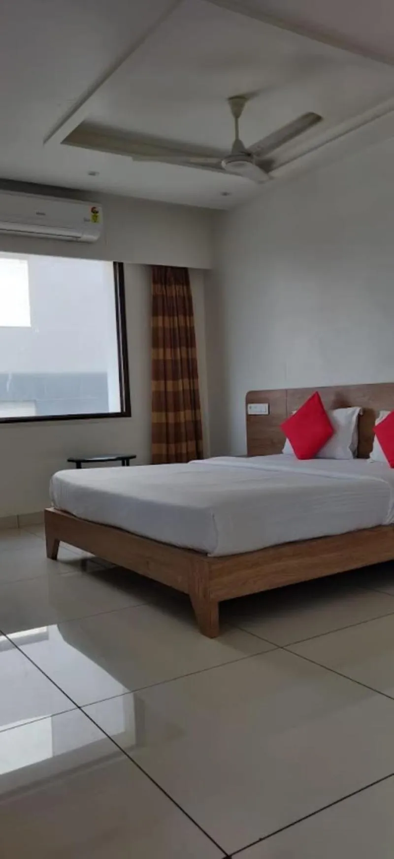 Bed in Sapphero Akshar Inn- Jamnagar