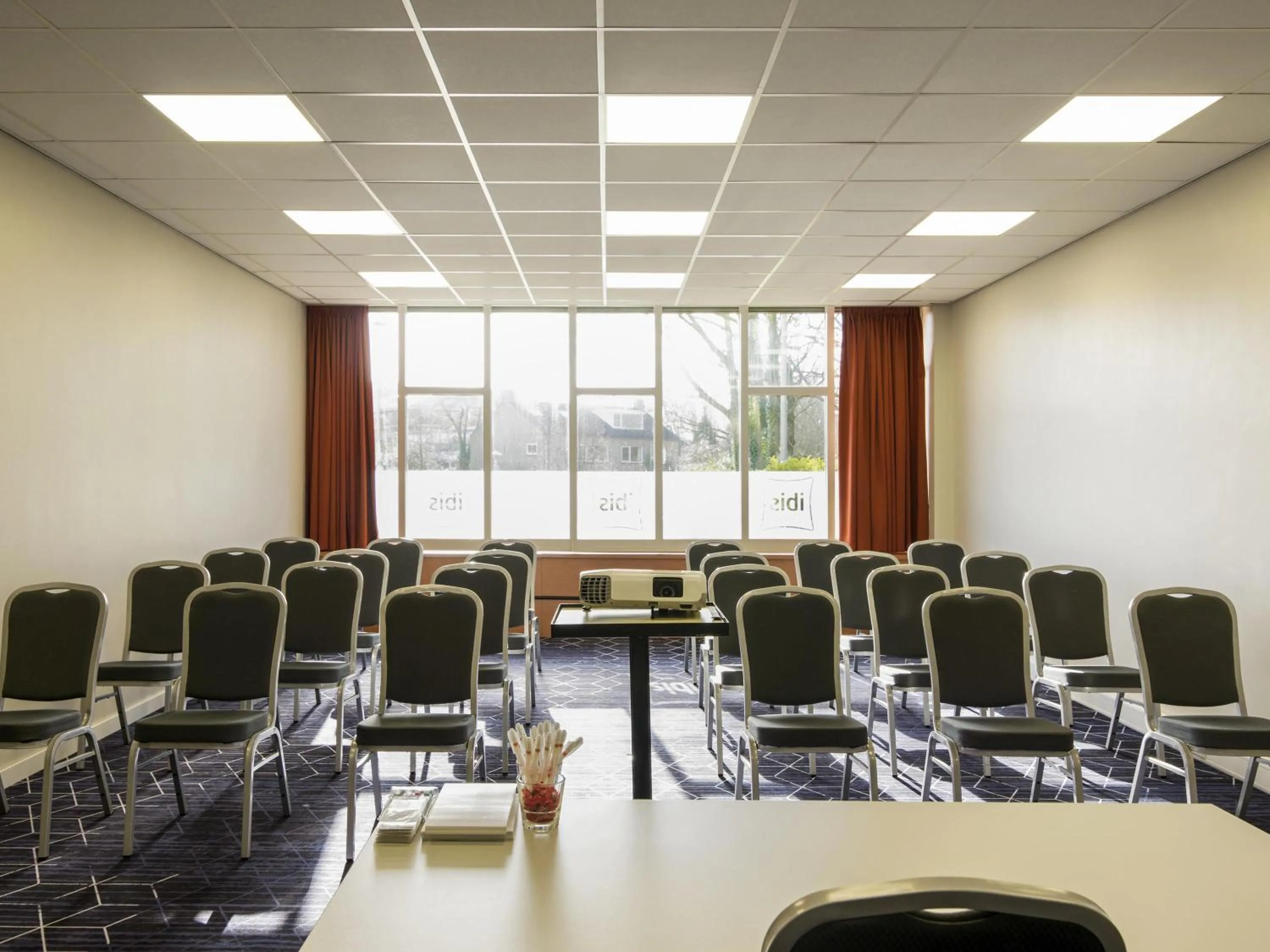 Meeting/conference room in ibis Utrecht