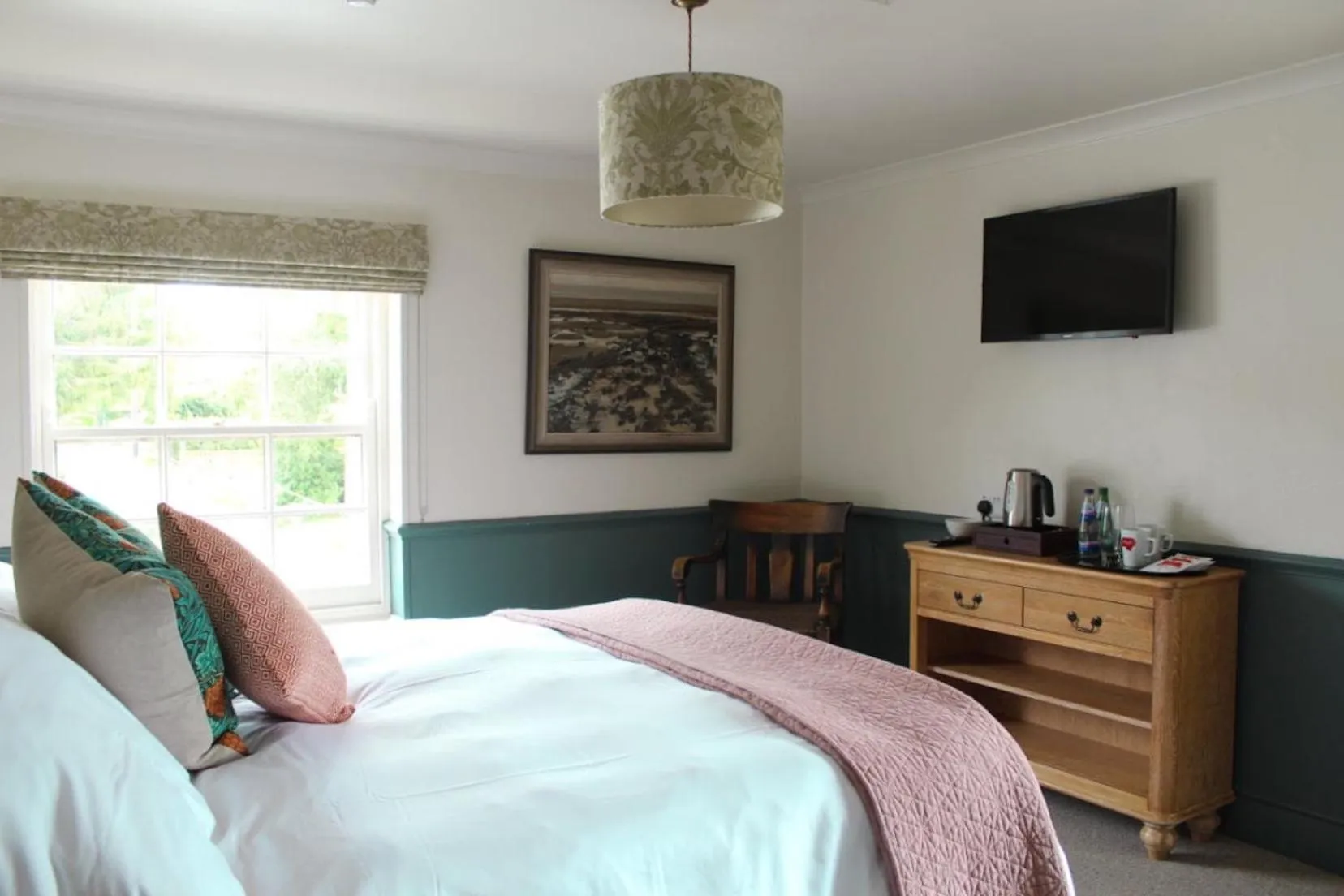 Bed in The George Inn St Mary Bourne