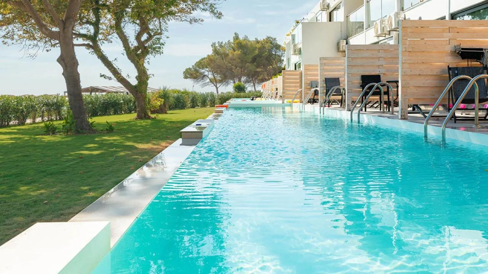 Swimming pool in Ninos Grand Beach Resort